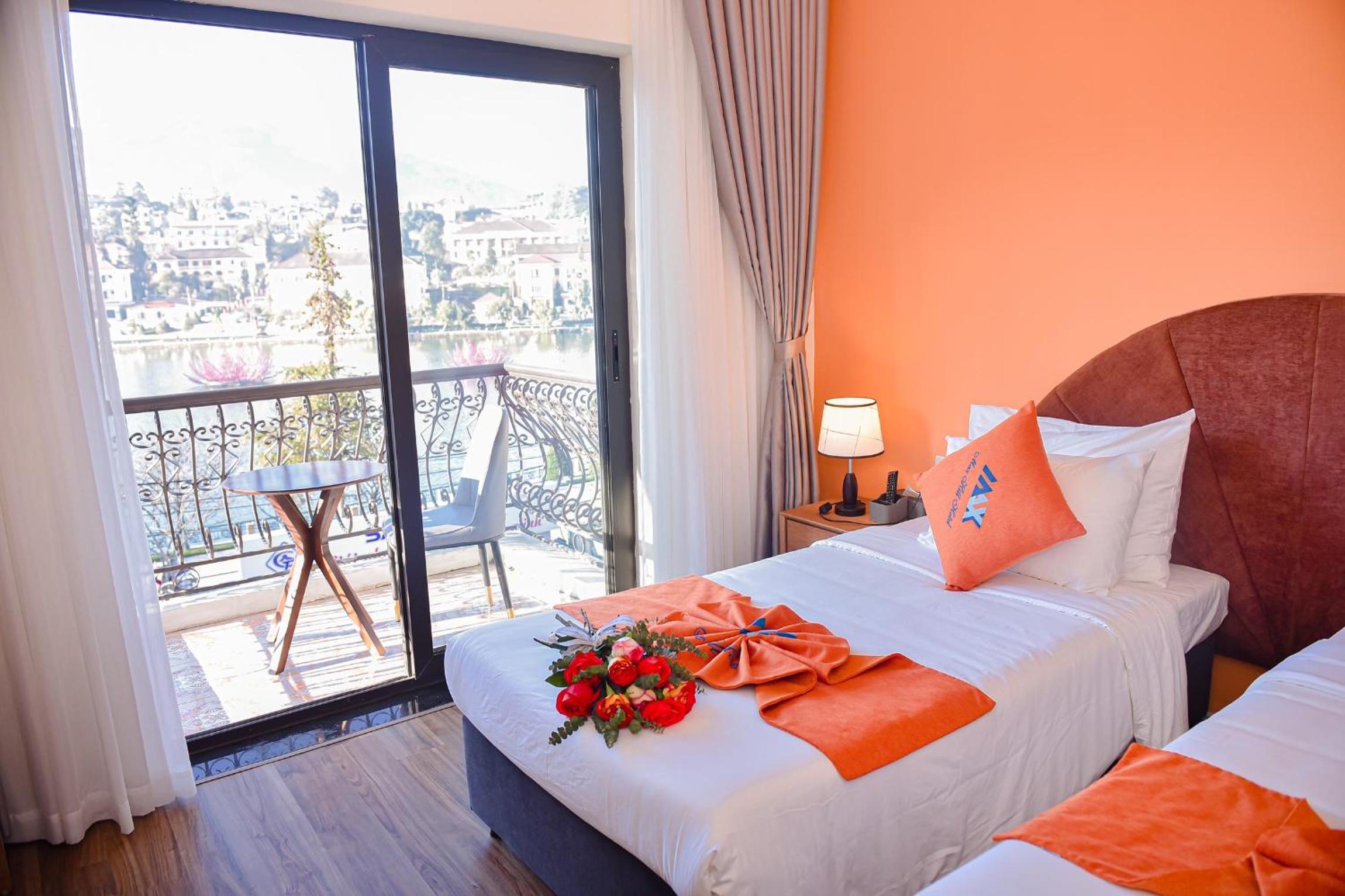 Double Room with Lake View - Photo 33