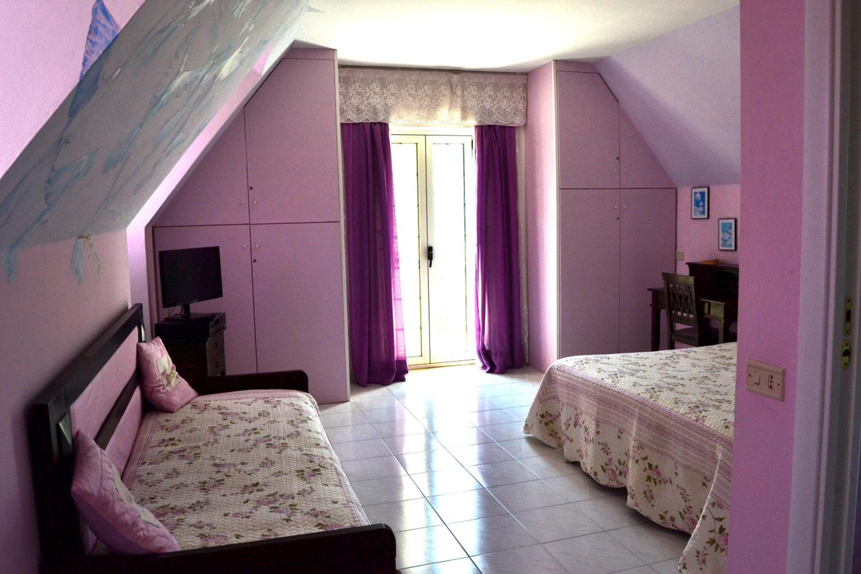 Triple Room with Garden View - Photo 5