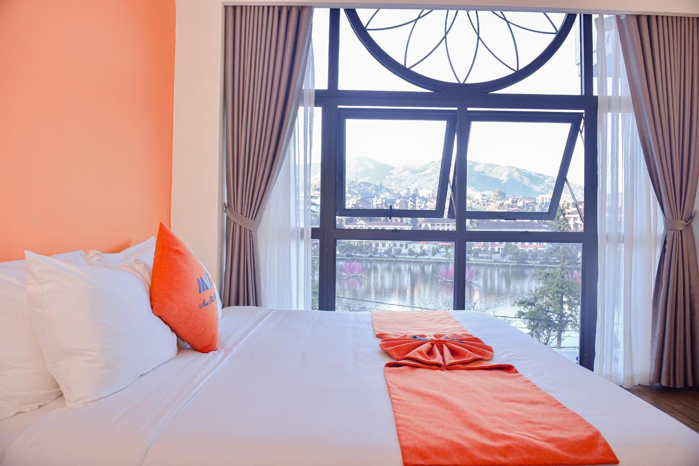 Double Room with Lake View - Photo 15