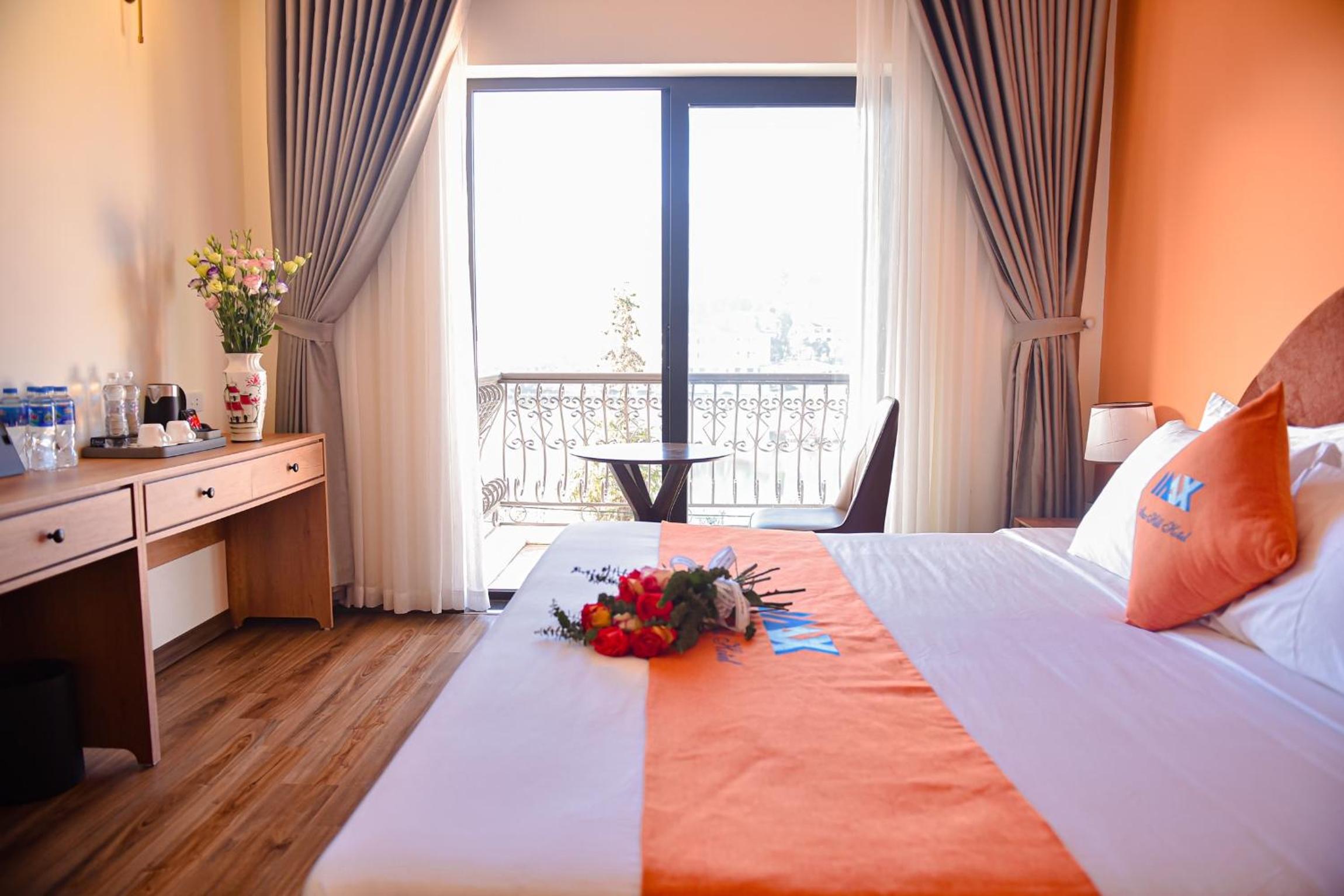Double Room with Lake View - Photo 32