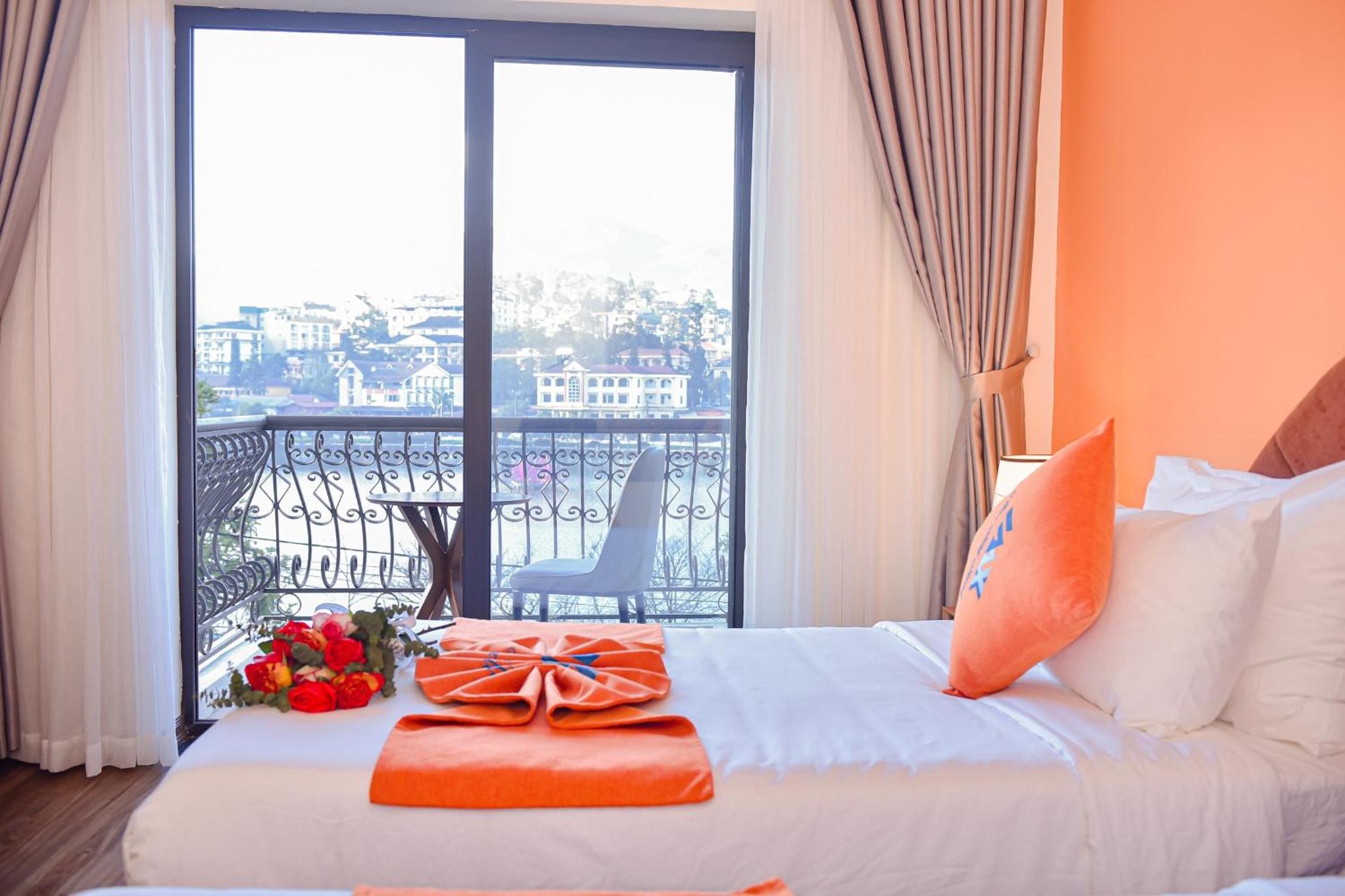 Double Room with Lake View - Photo 16