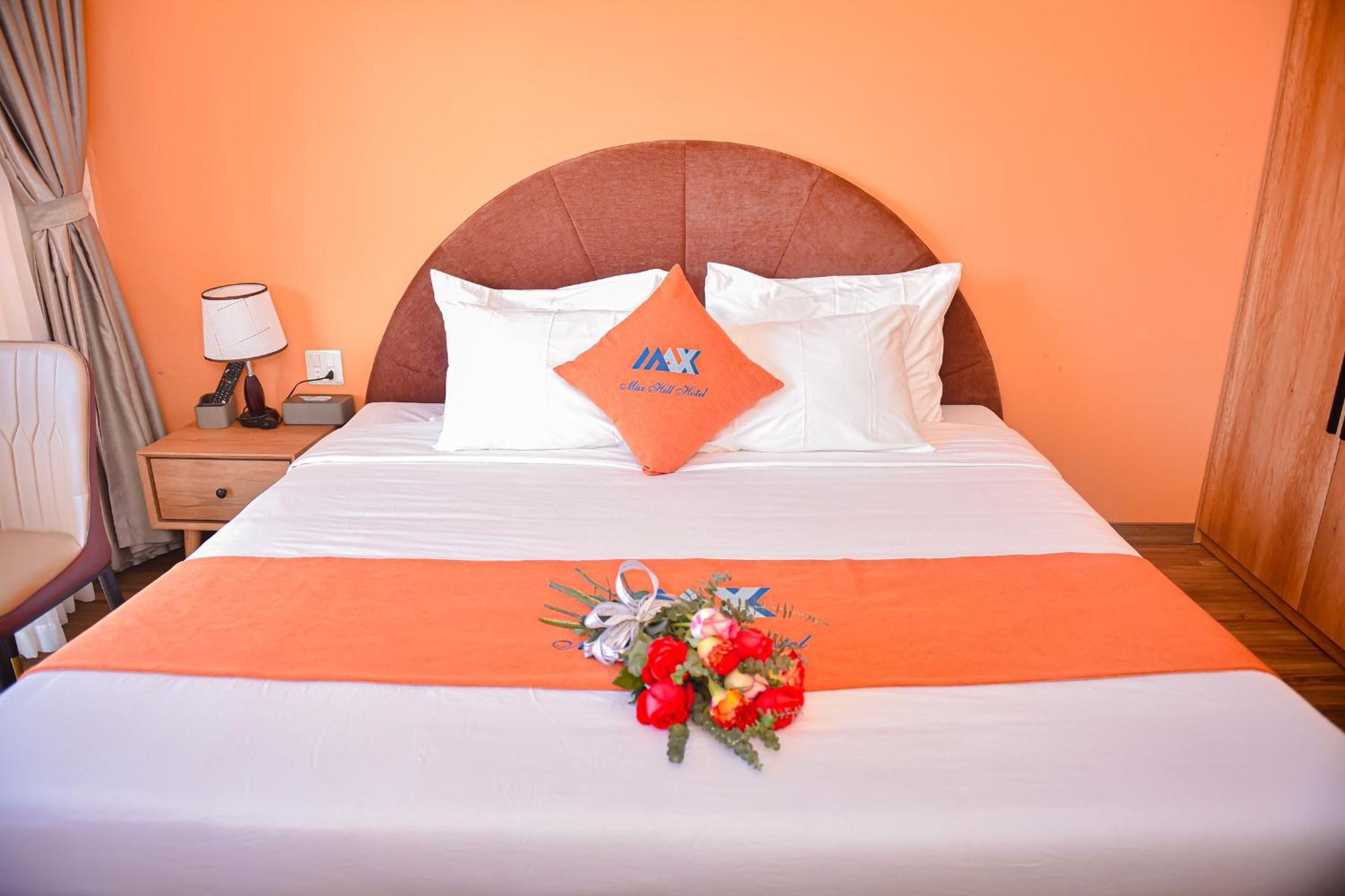Double Room with Lake View - Photo 11
