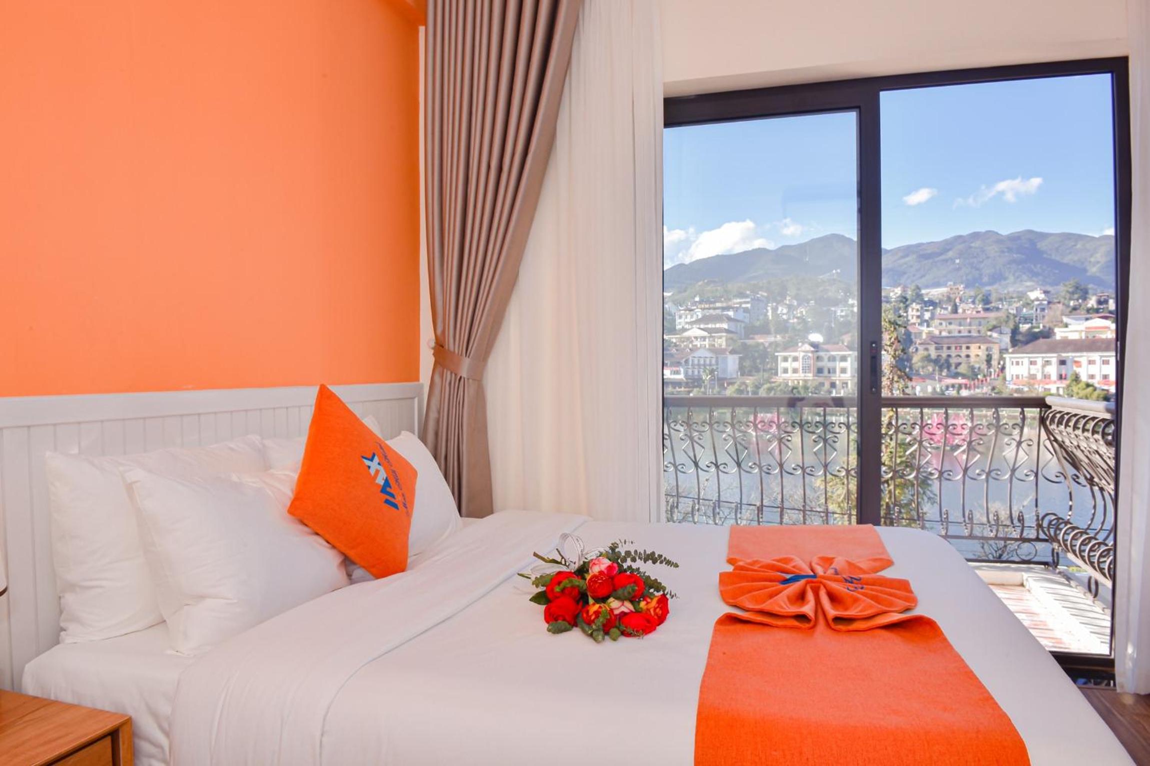 Double Room with Lake View - Photo 1