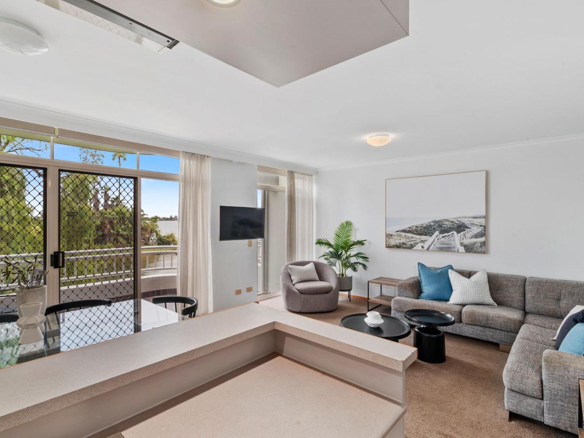 Apartment with Lake View photo 1