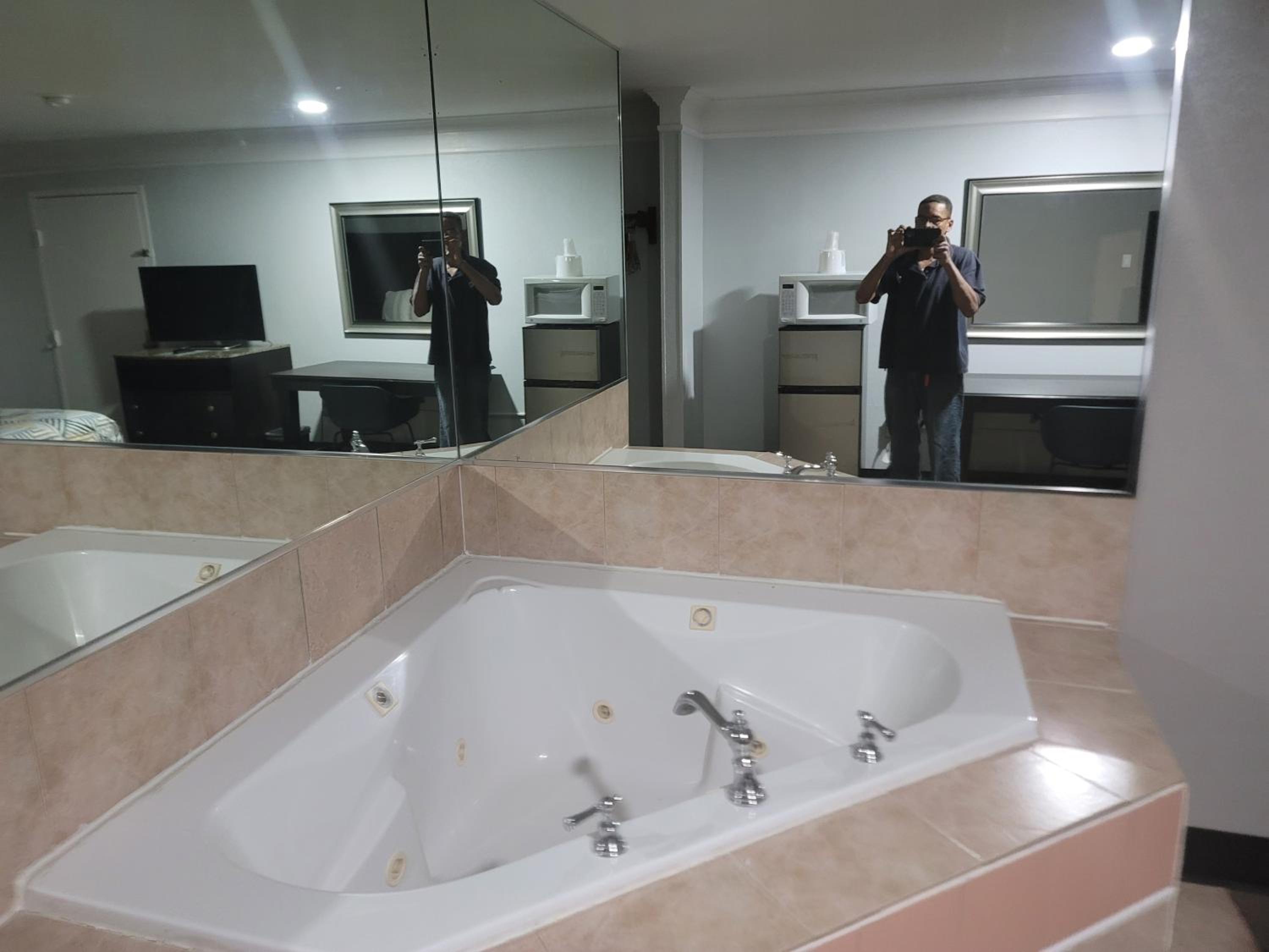 King Room with Spa Bath - Non-Smoking