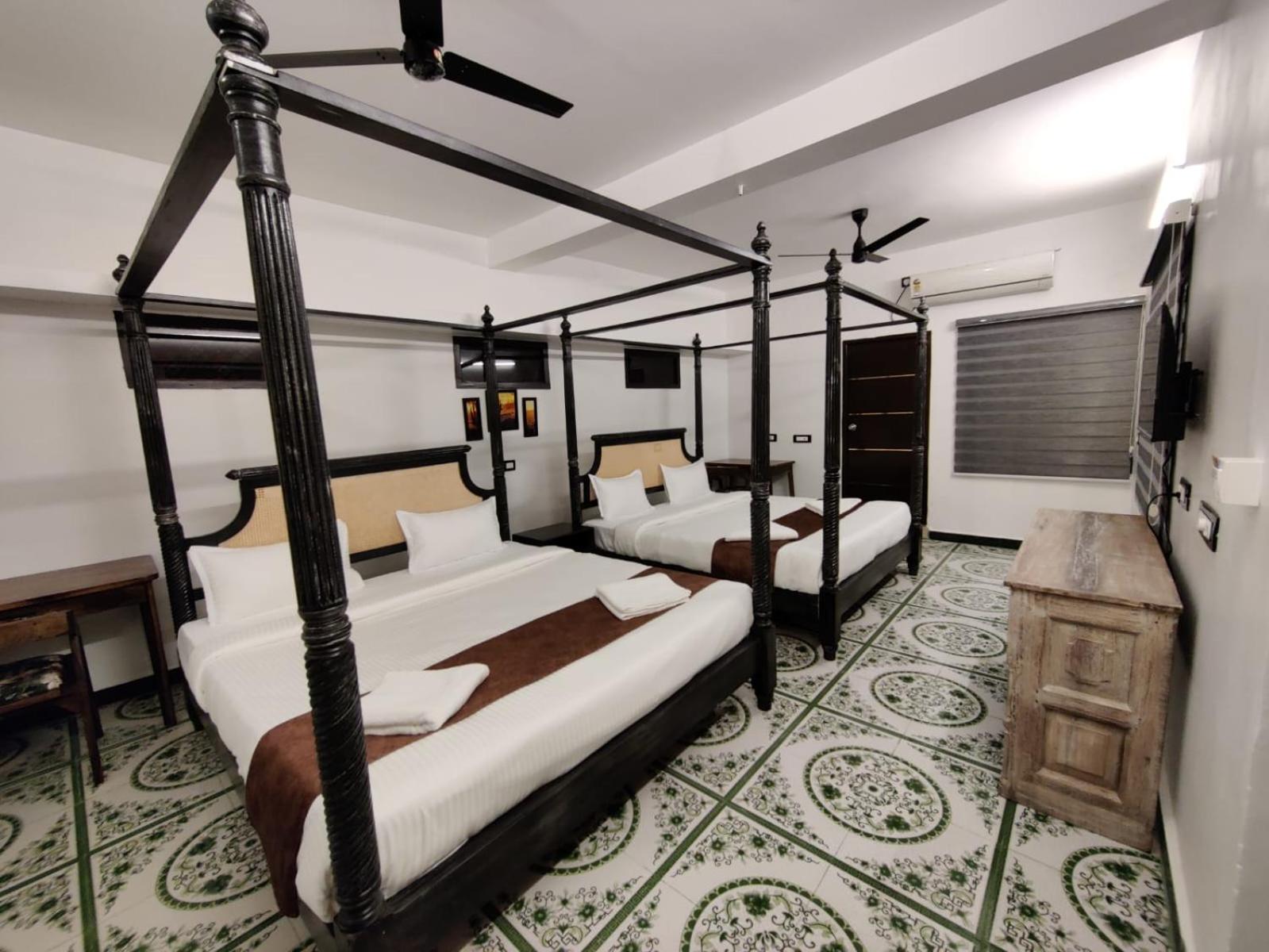 Quadruple Room - Photo 2