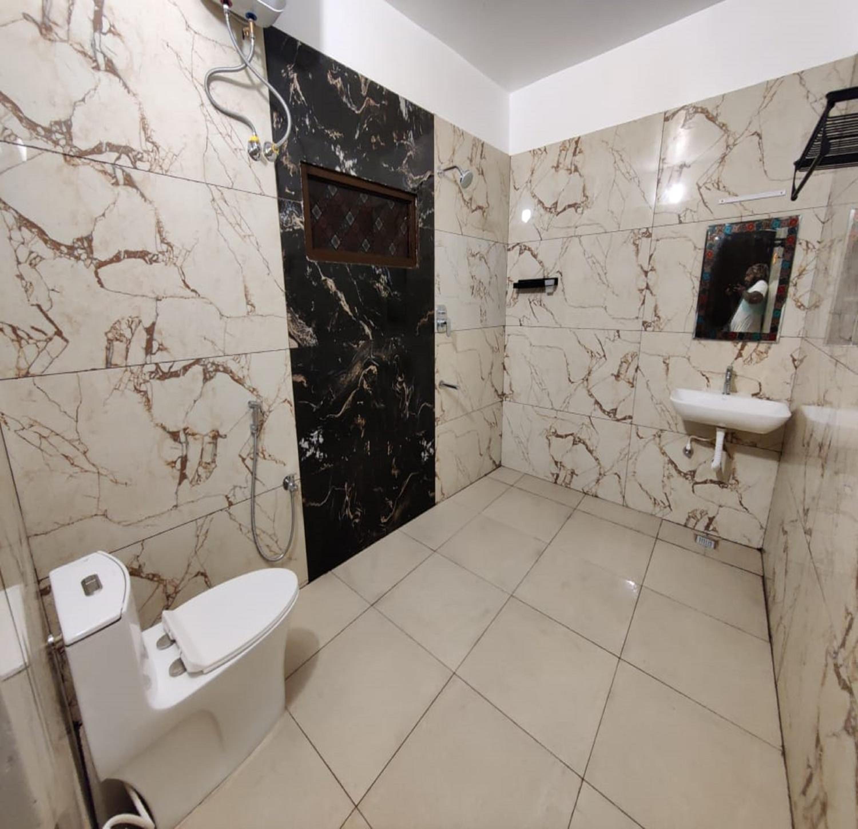 Quadruple Room - Photo 6