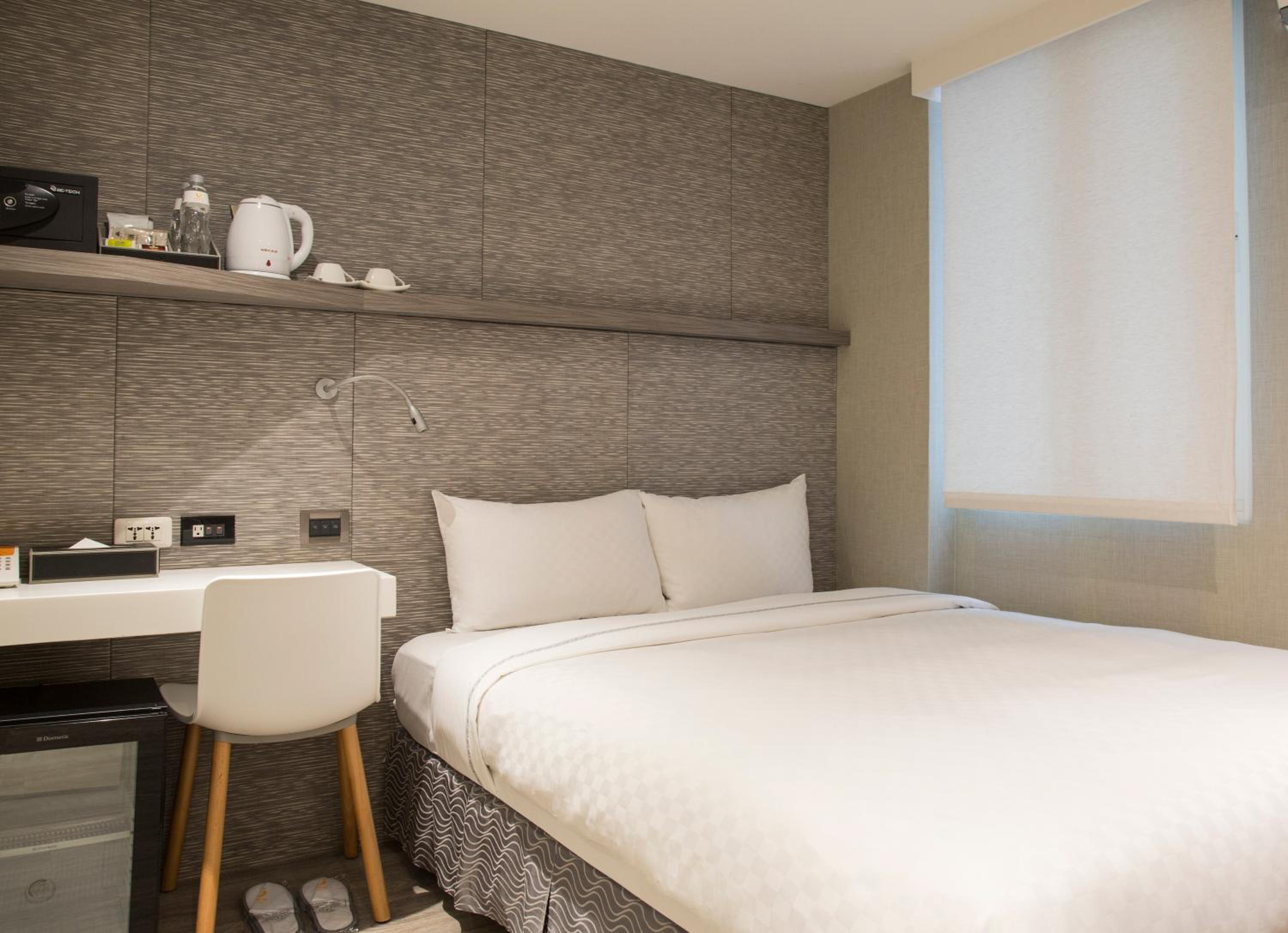 Elegance Double Room photo 2