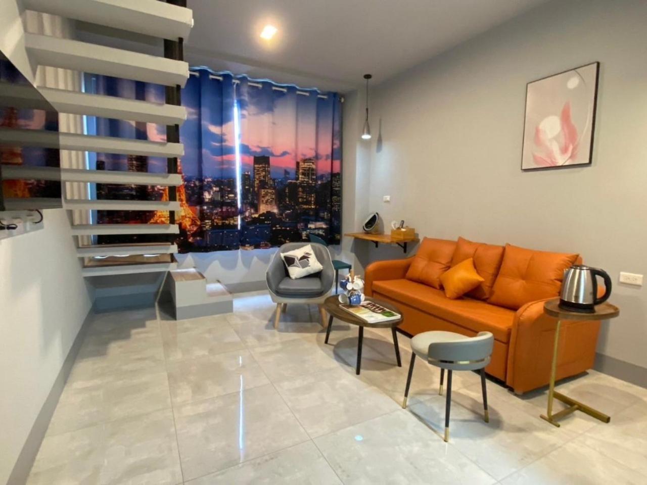 Family Room photo 2