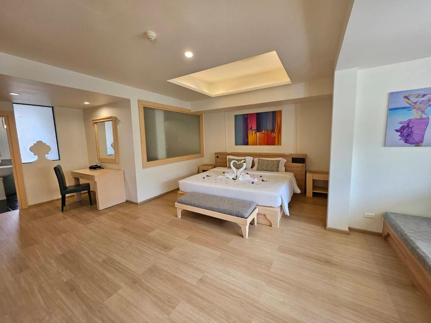 Two-Bedroom Duplex - Pool Side - Photo 1