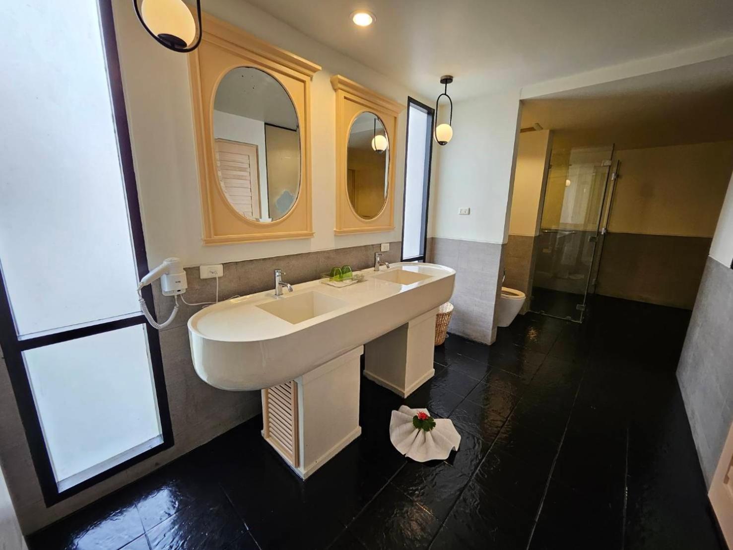 Two-Bedroom Duplex - Pool Side - Photo 17