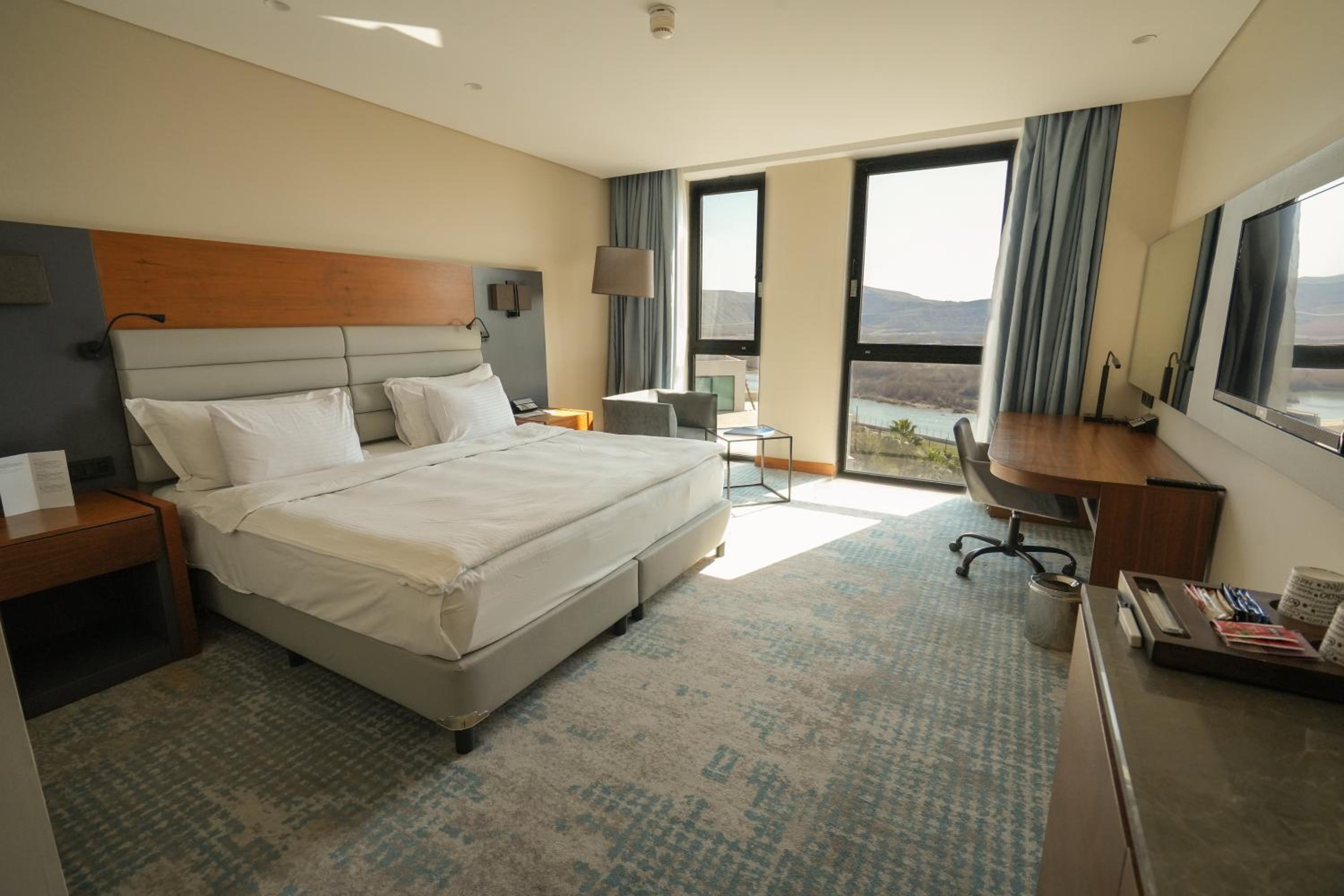 Twin Room with Bath photo 1