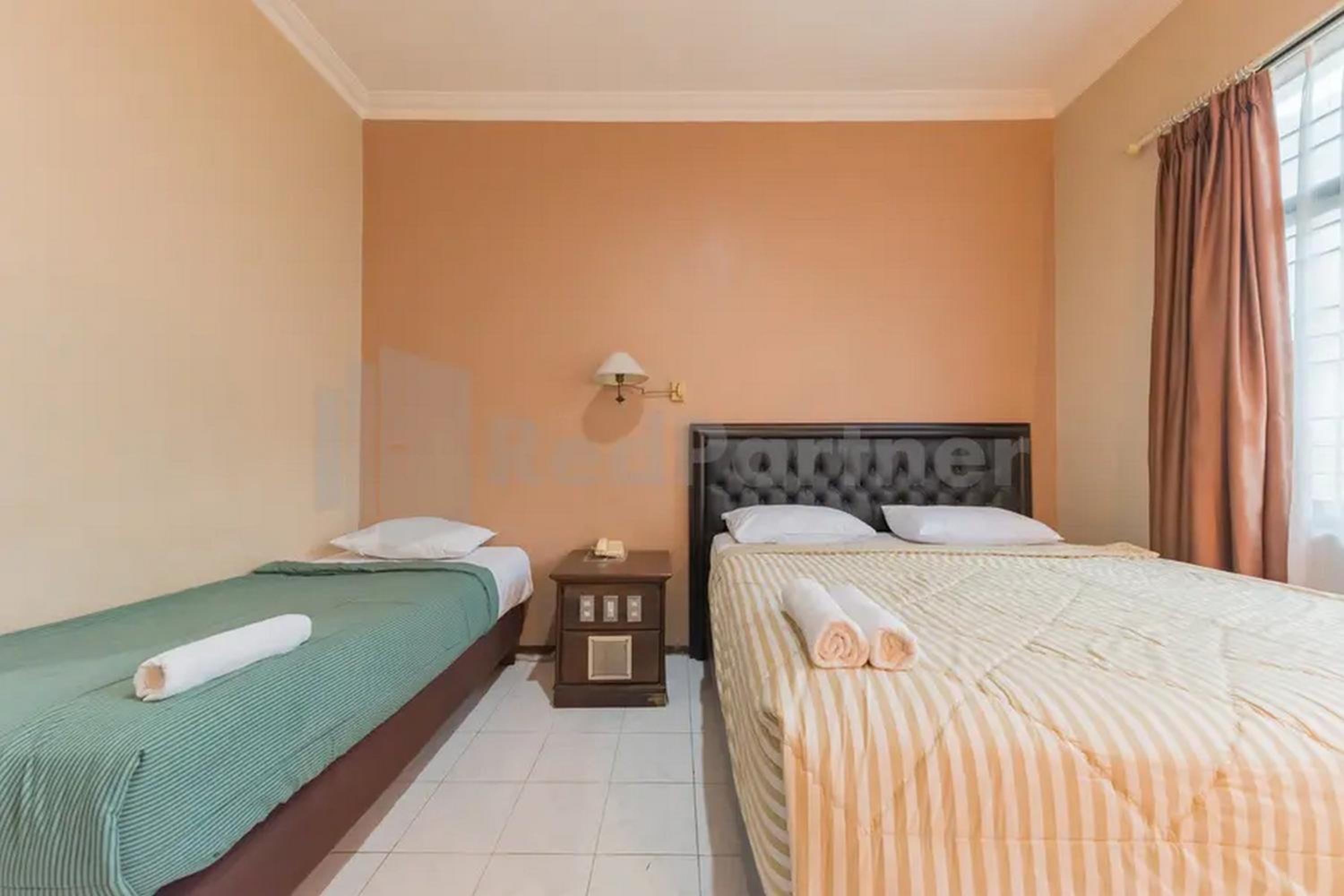Deluxe Room - Photo 3