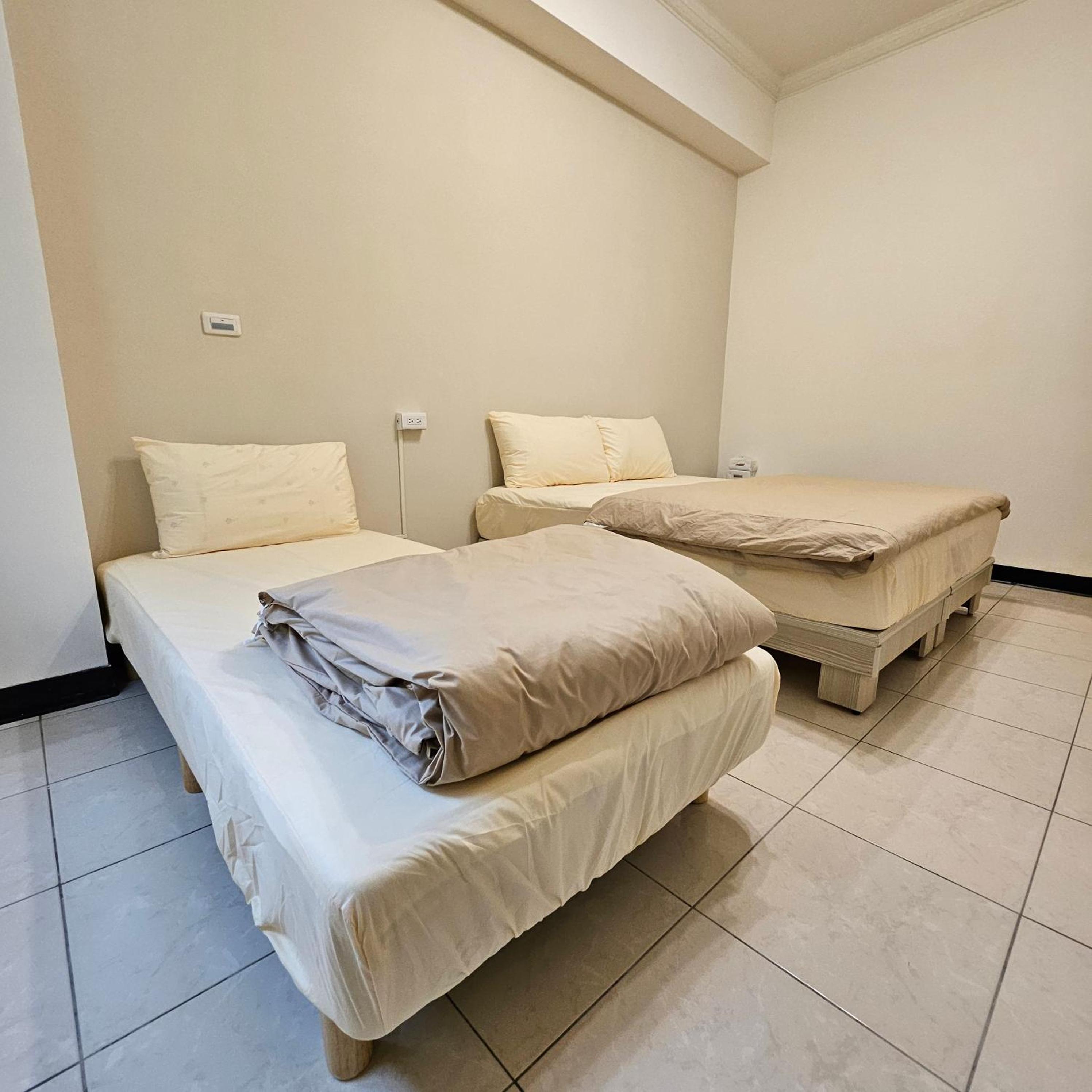 Triple Room with Shared Bathroom - Photo 6