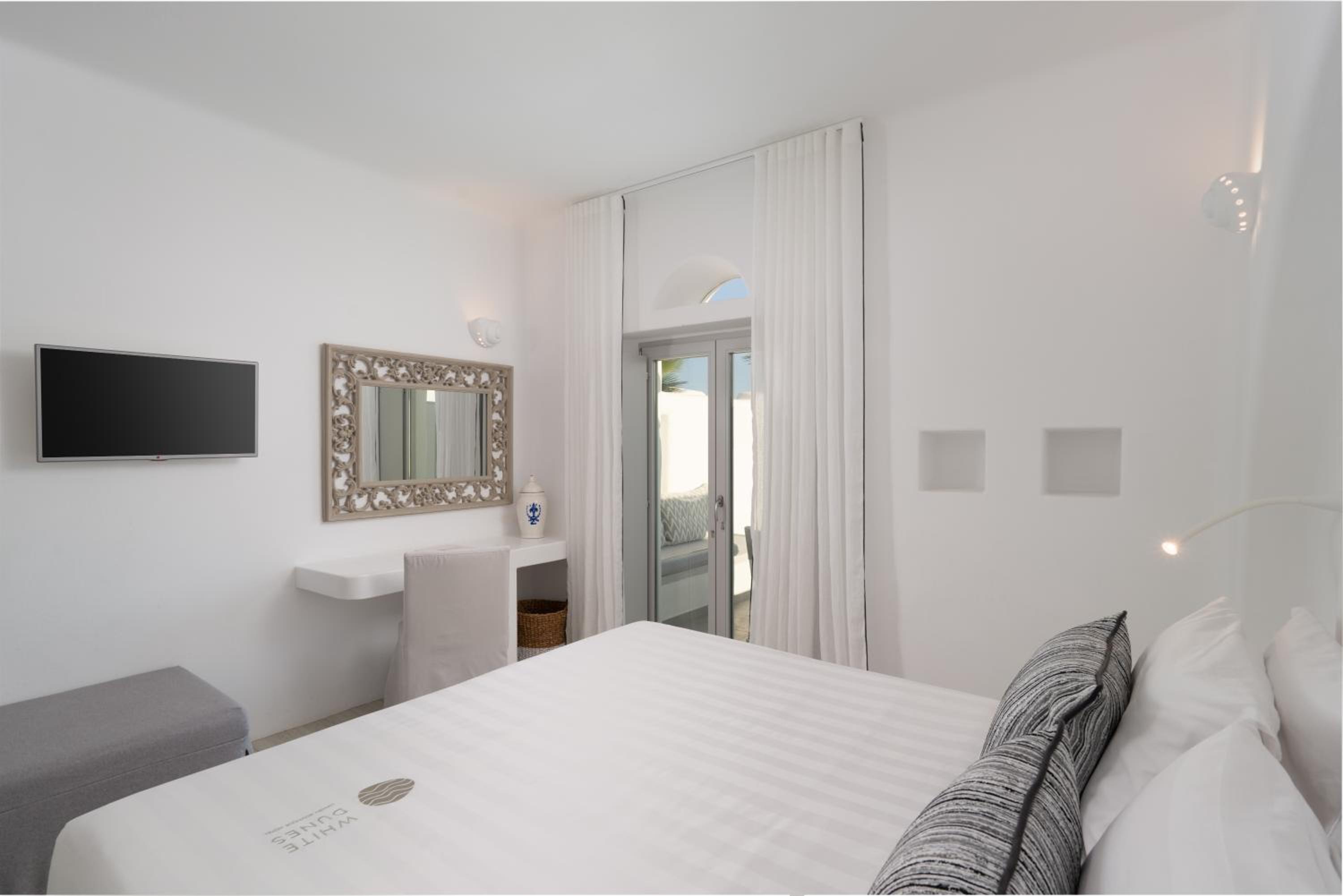 Elegant Suite Sea View photo 2