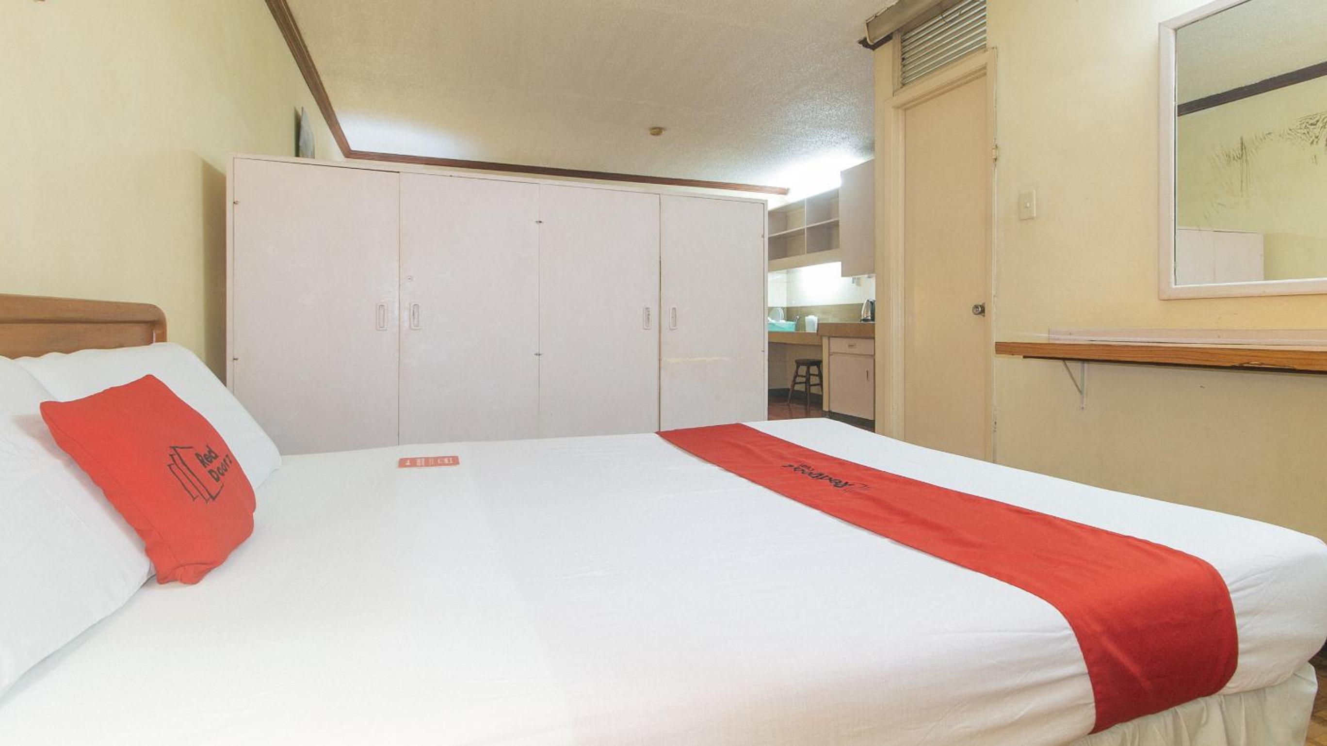 Standard Double Room - Photo 5