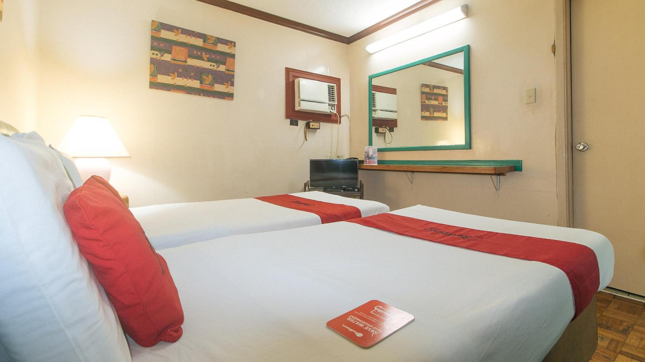 Twin Room - Photo 15