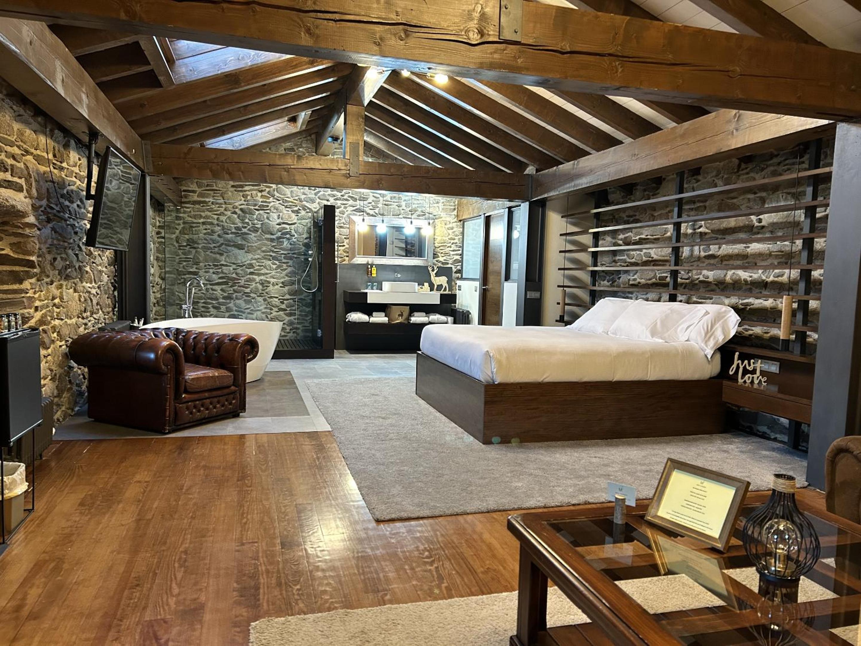 Deluxe Double Room photo 2