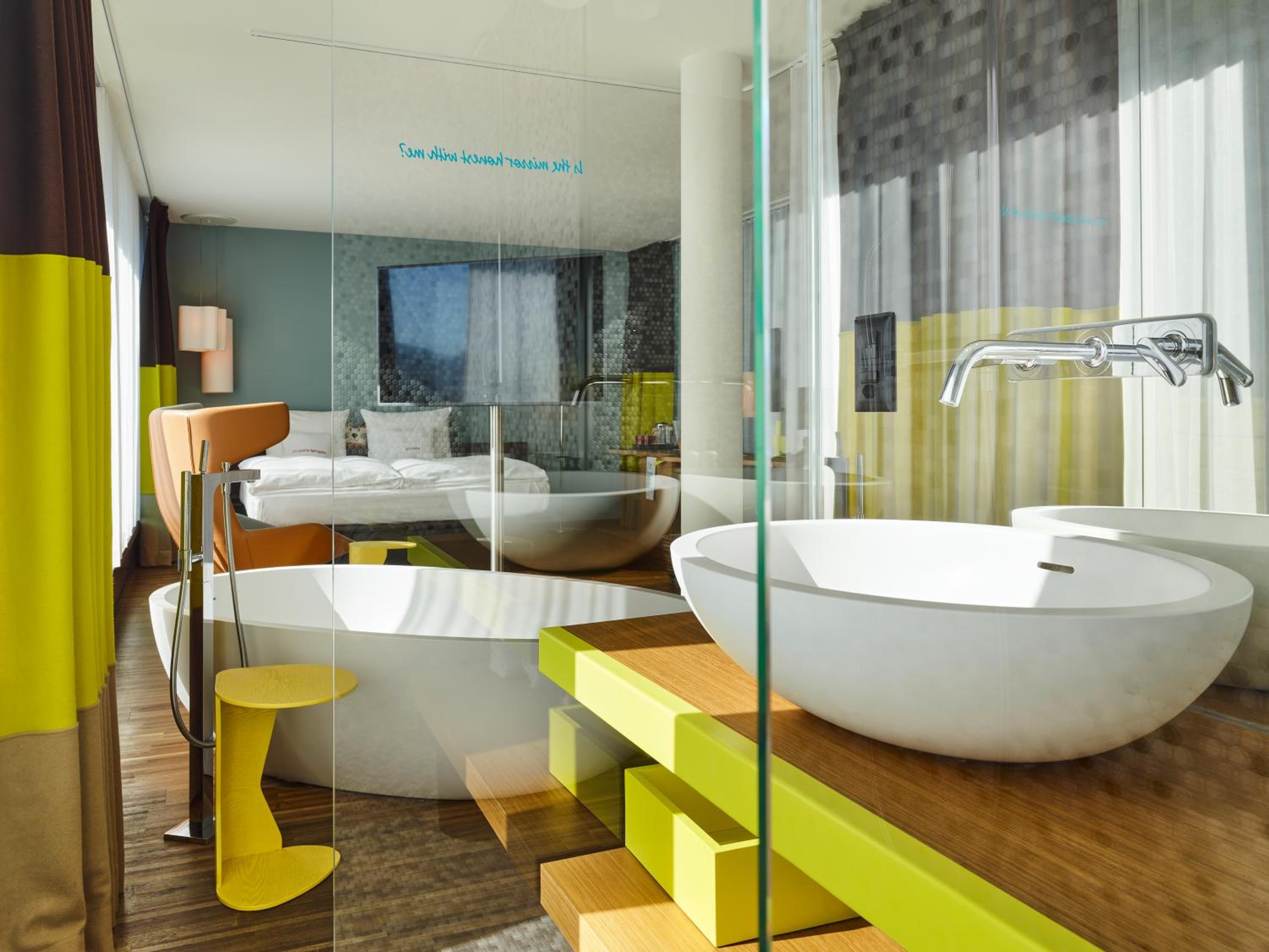 Suite - Photo 4