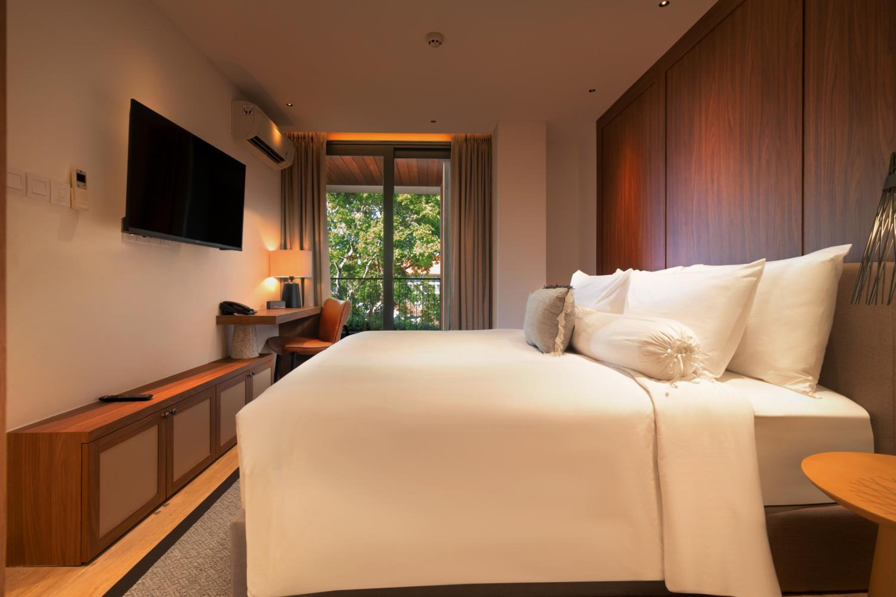 Two-Bedroom Deluxe Suite - Photo 5
