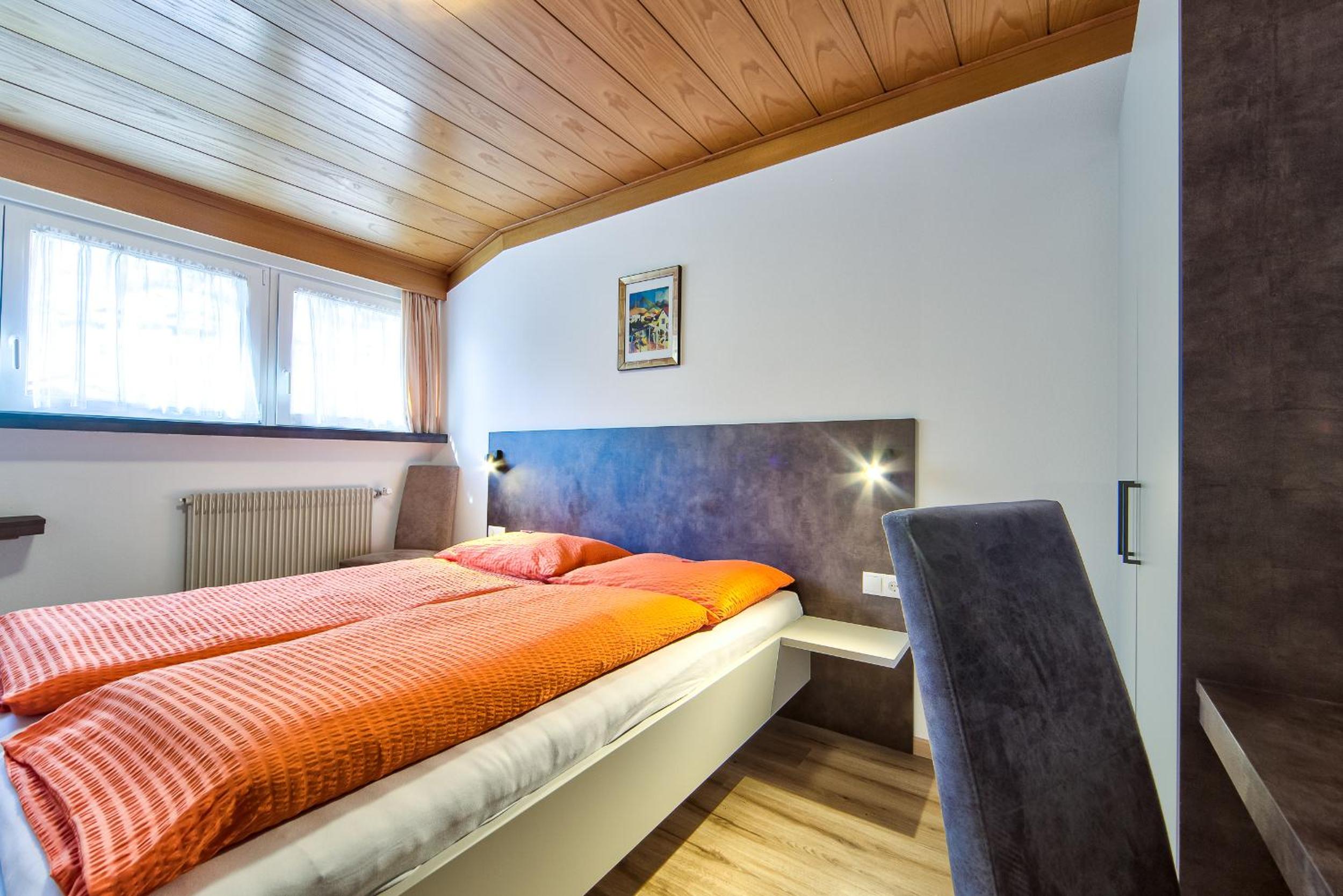 Double Room - Photo 9