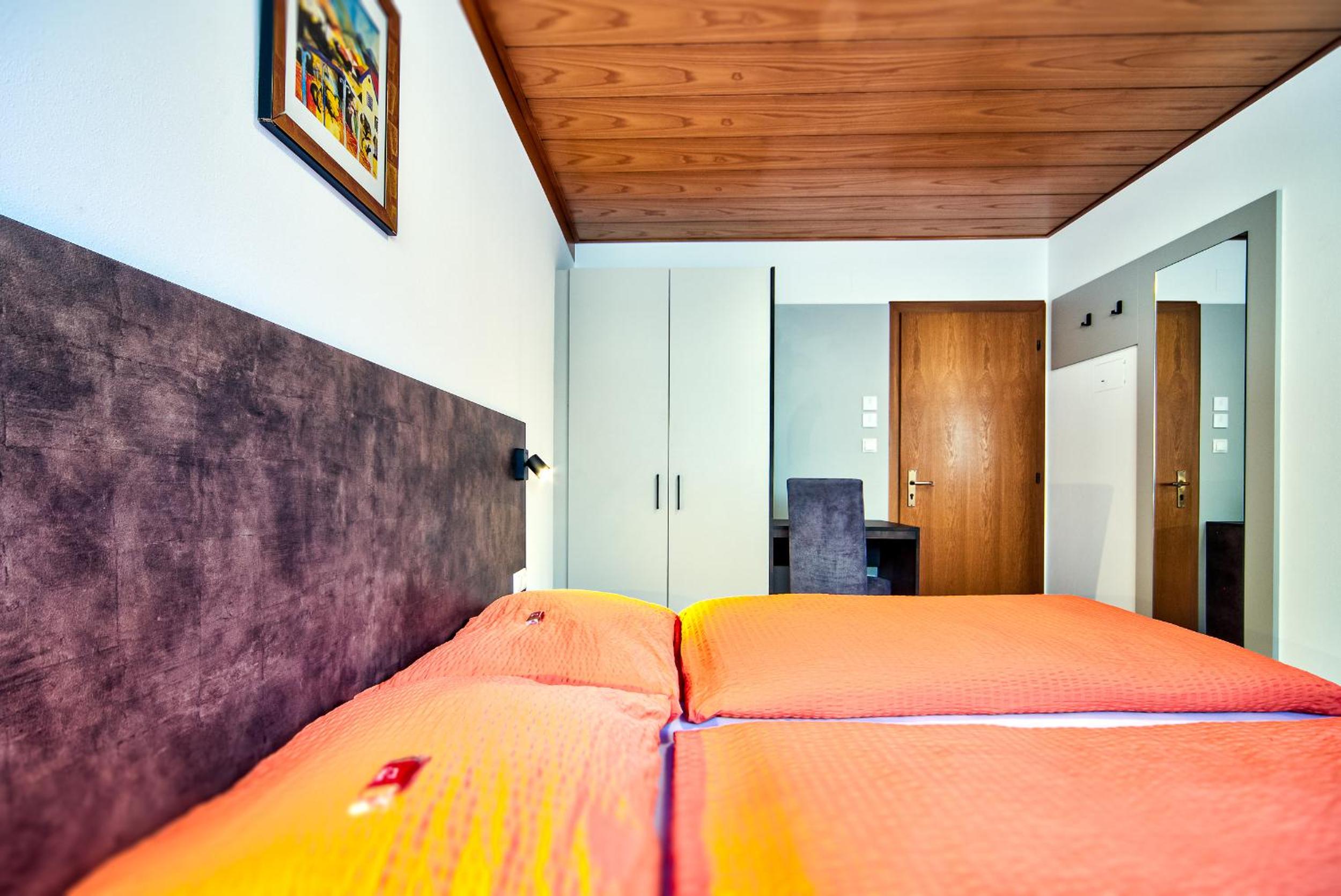Double Room - Photo 7