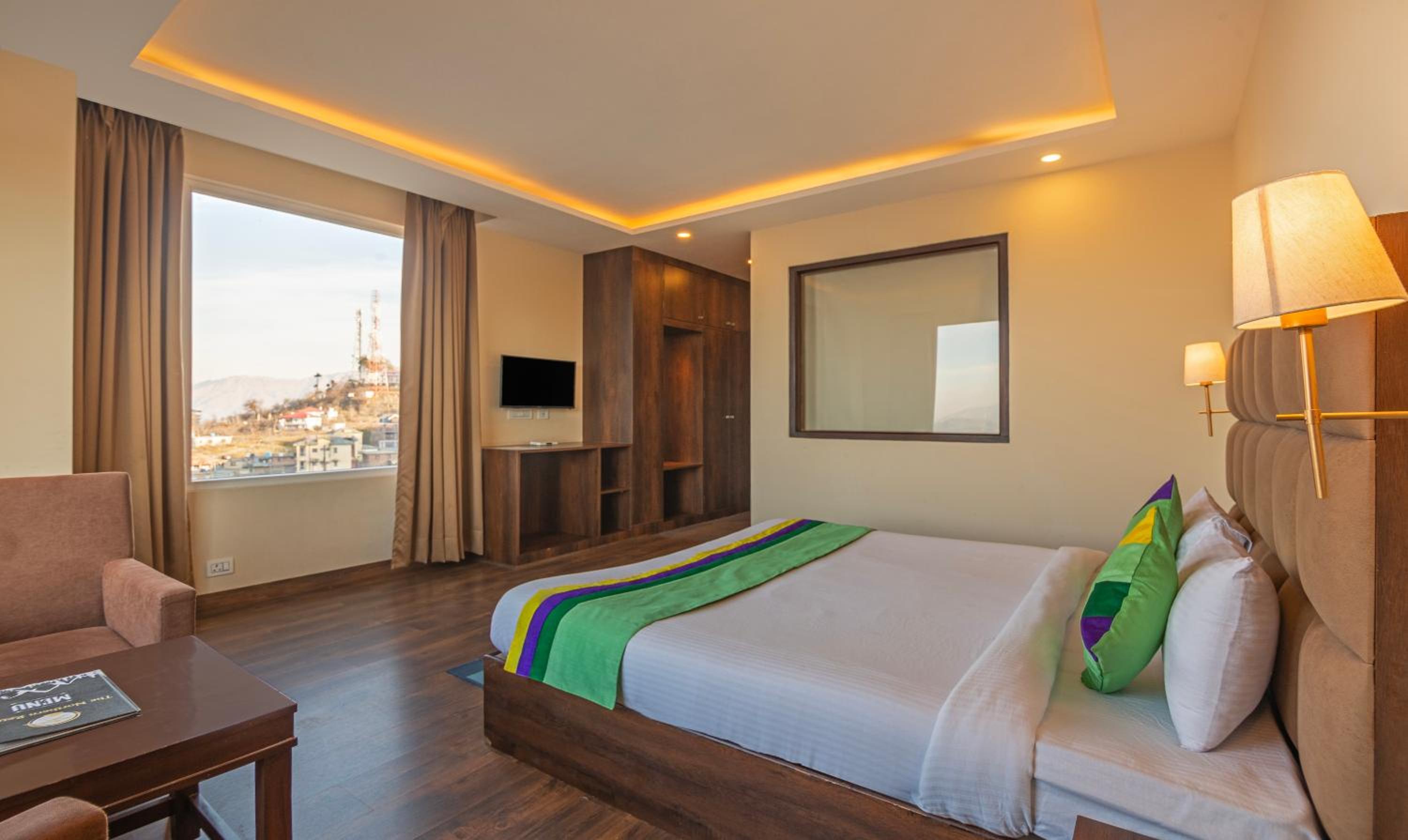 Deluxe Room With Scenic View photo 2