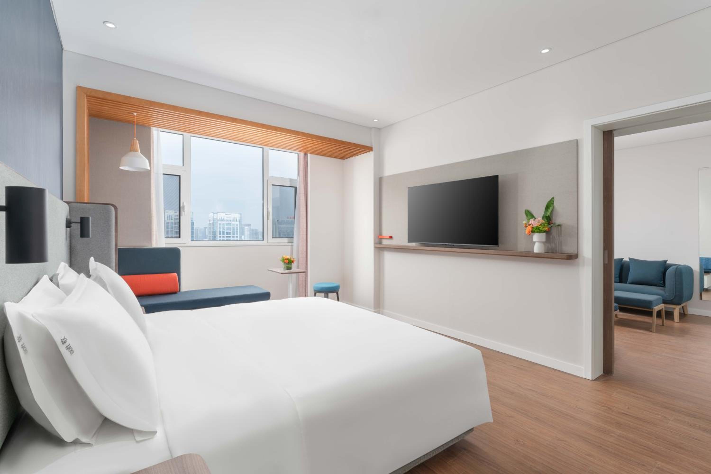 One-Bedroom Suite with River View photo 1