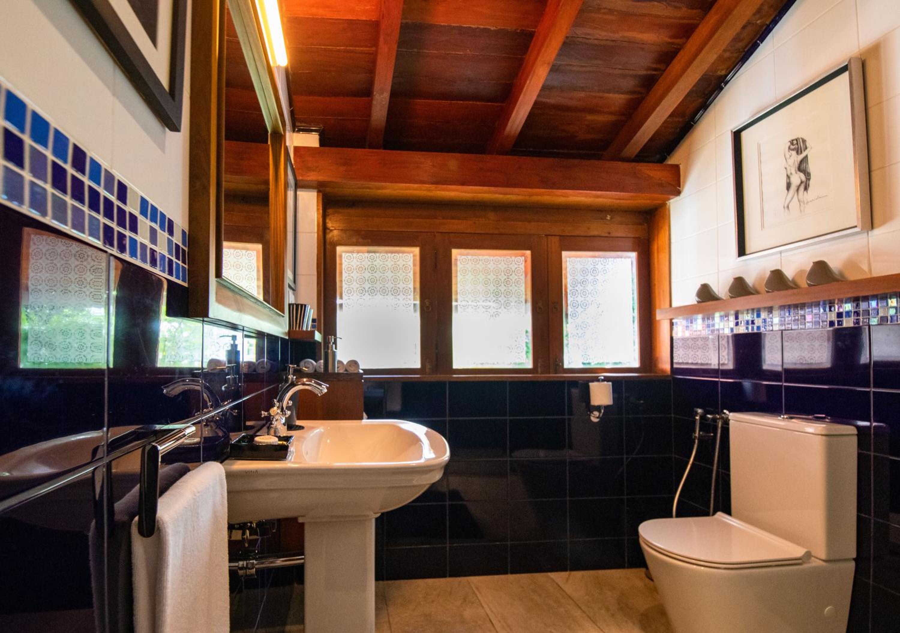 Premium Family Suite with Courtyard View & Sitting Area - Complimentary Evening Tea Service & Snacks, Early Check-in & Late Check-out (on availability)  photo 2