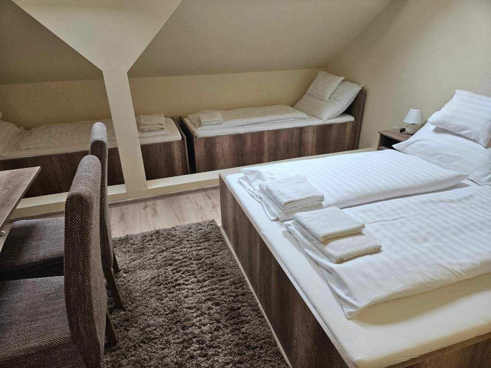 Double Room with Shared Bathroom photo 2
