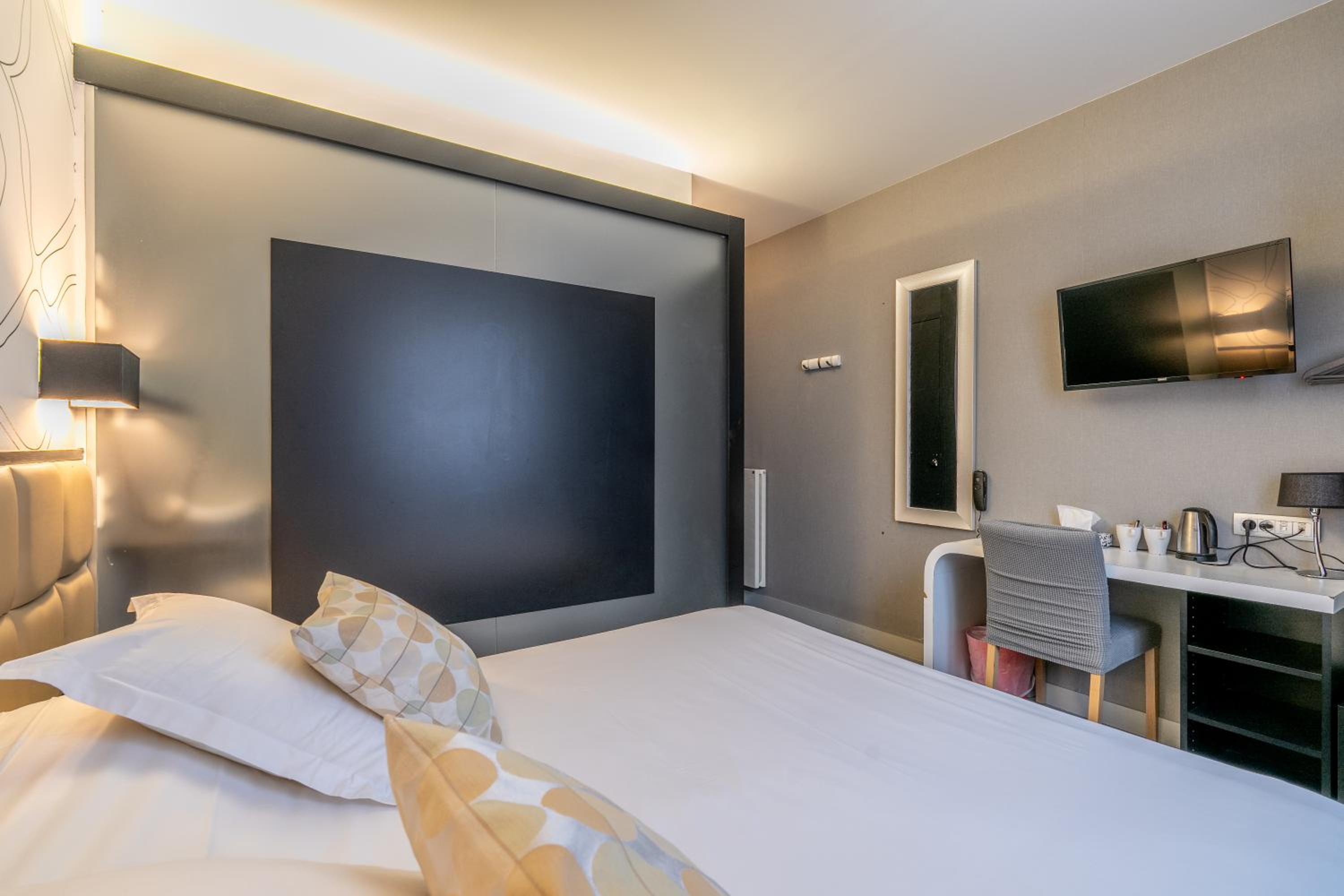Superior Double Room - Photo 8
