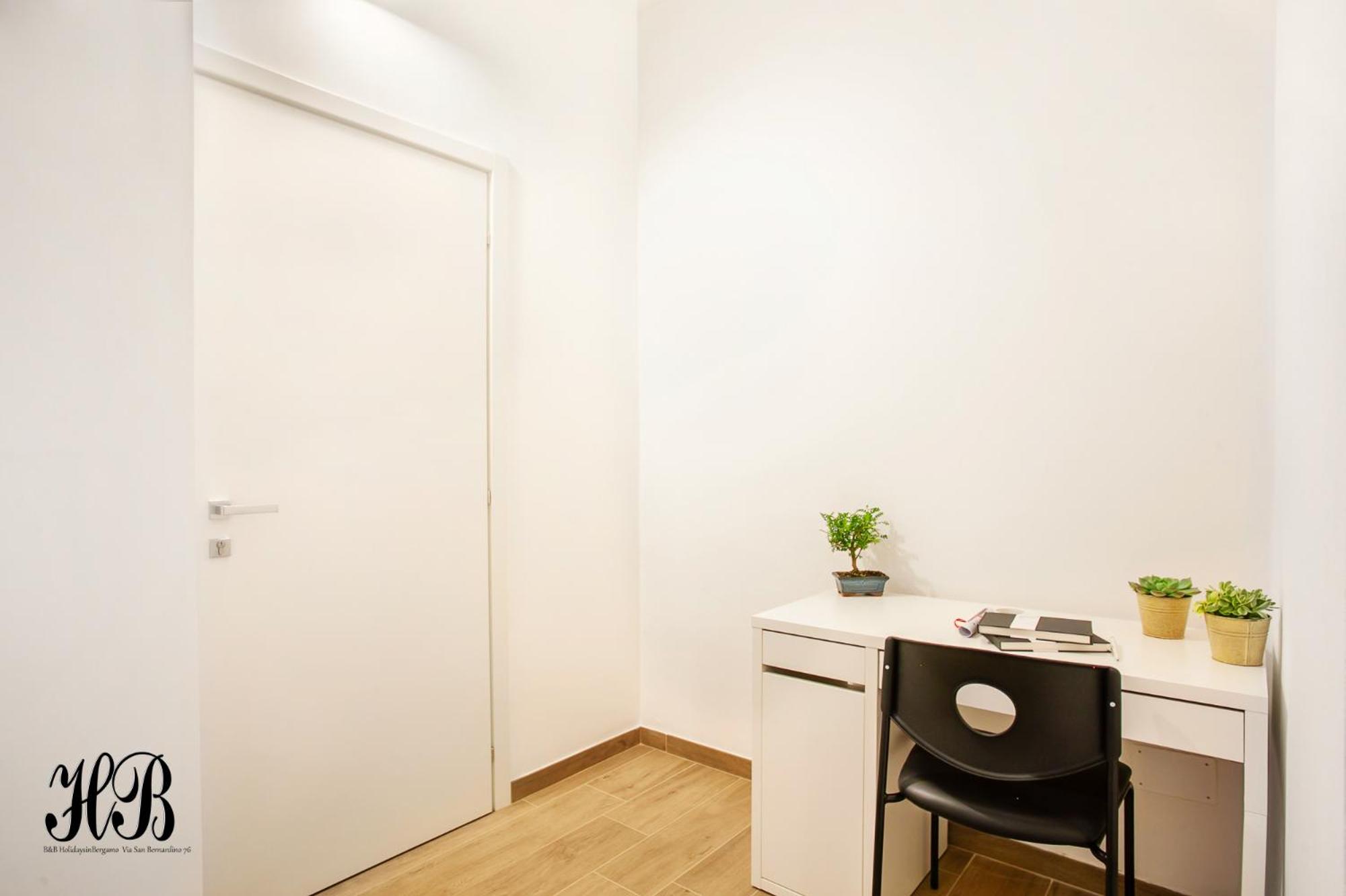 One-Bedroom Apartment photo 2