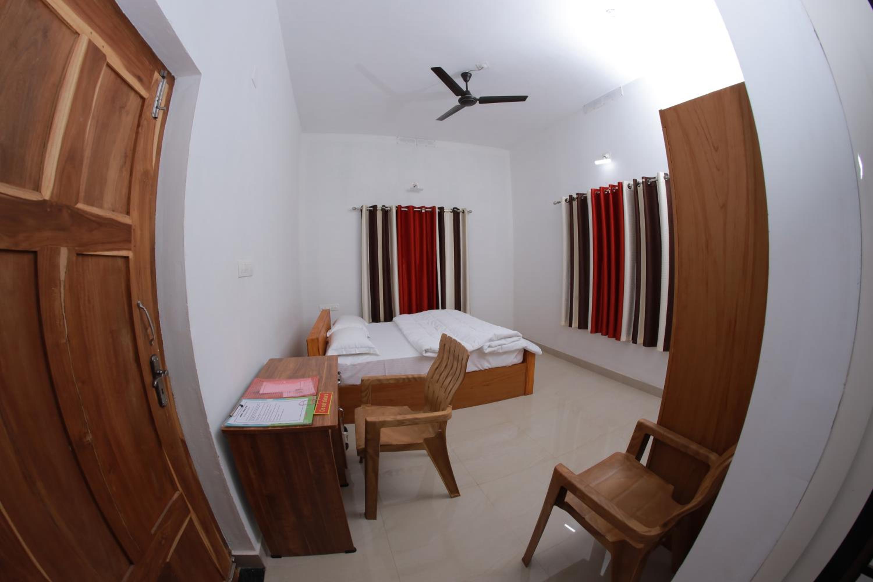 Large Double Room photo 2