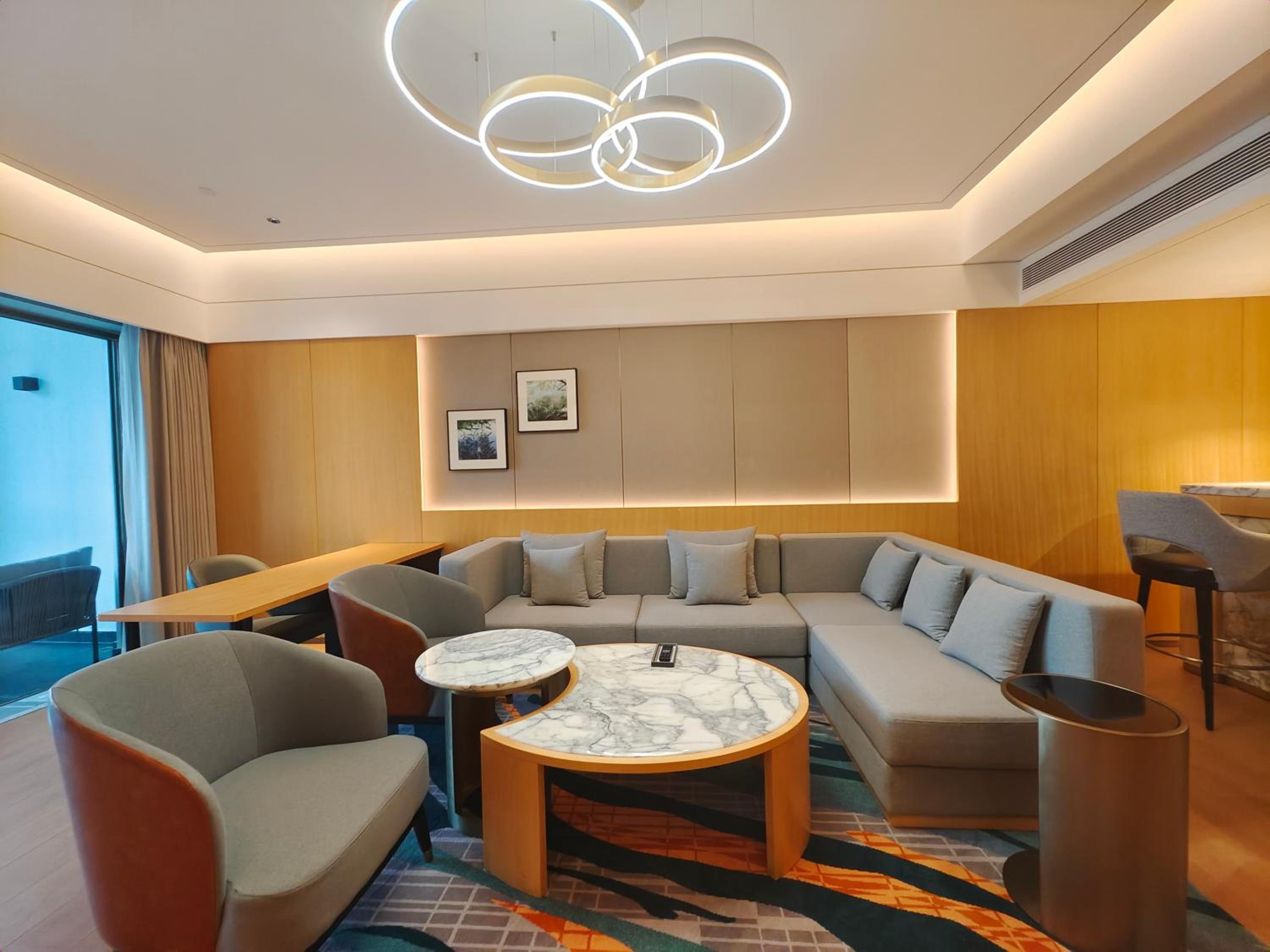 Business Suite with Hot Pool photo 2