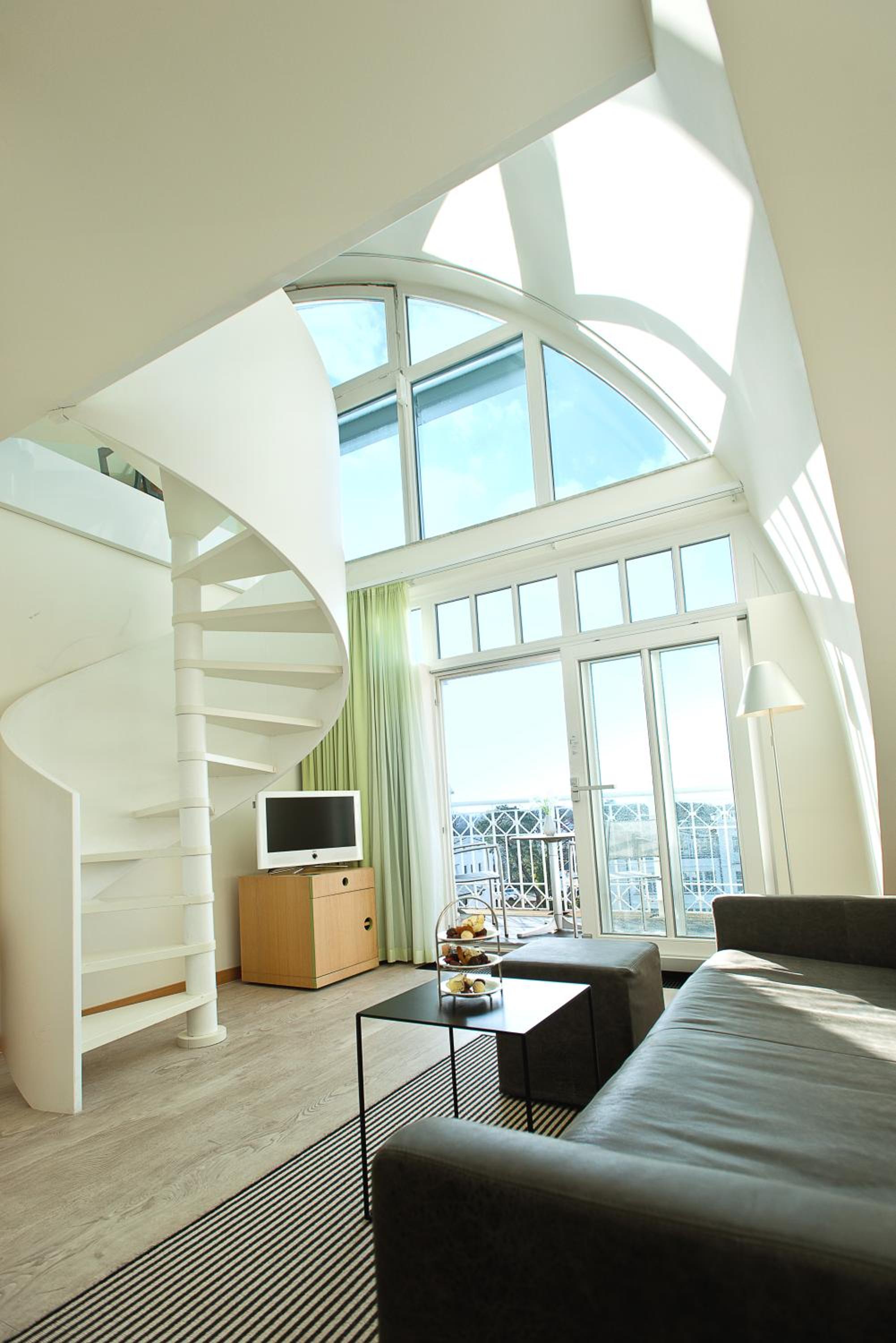 Maisonette with Balcony - Side Sea View - Photo 2