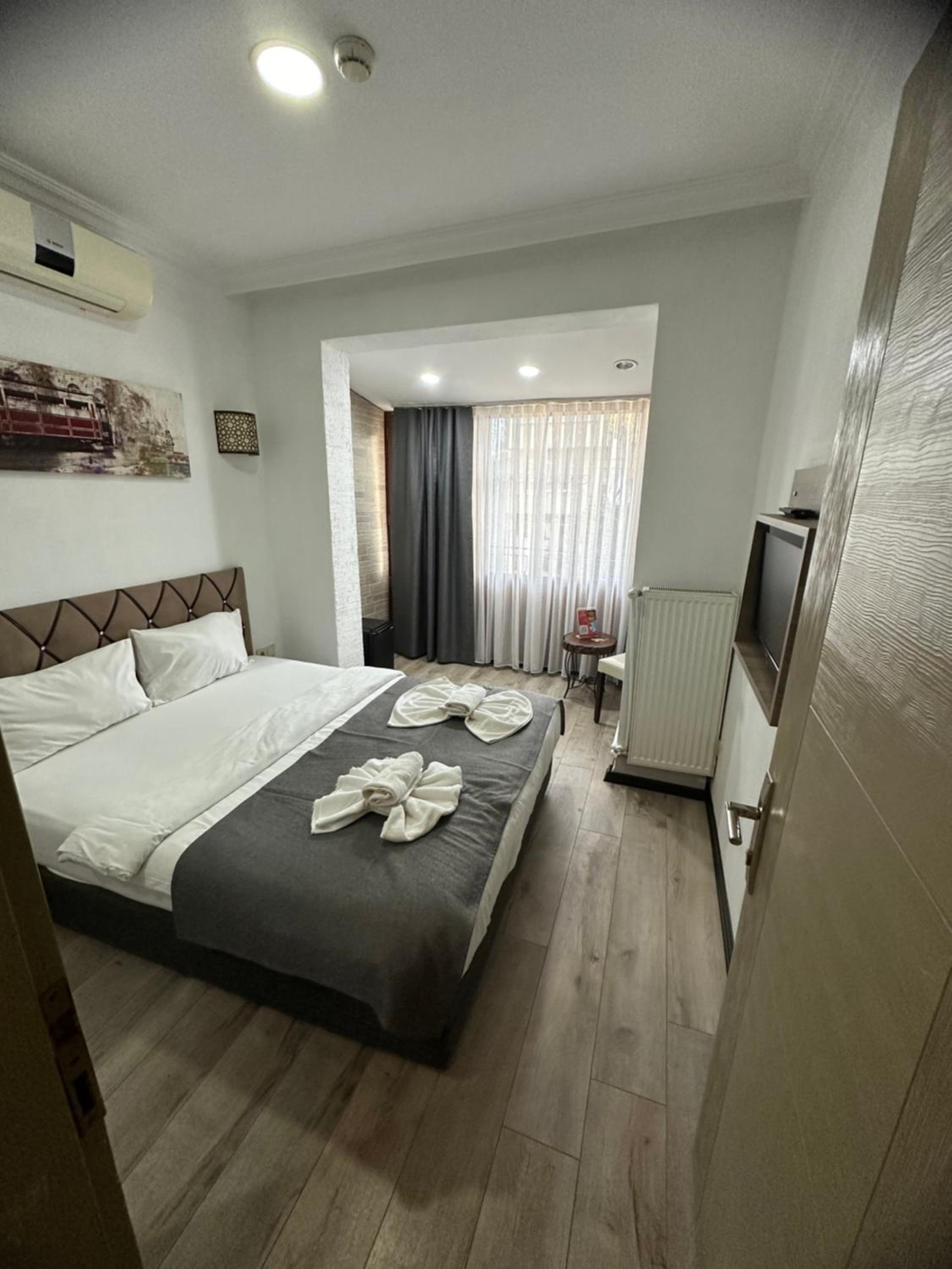 Economy Double Room photo 1