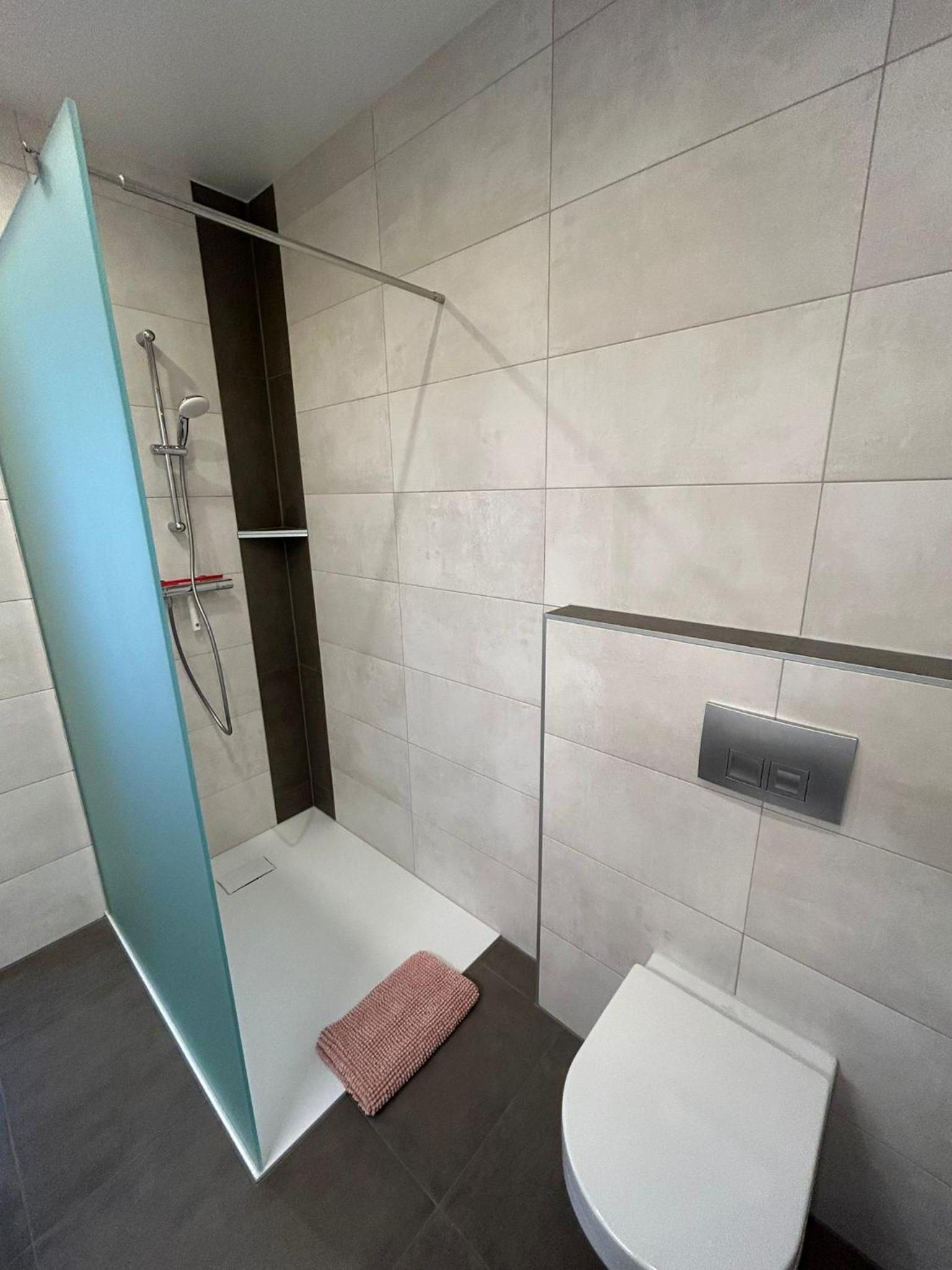 One-Bedroom Apartment - Photo 11