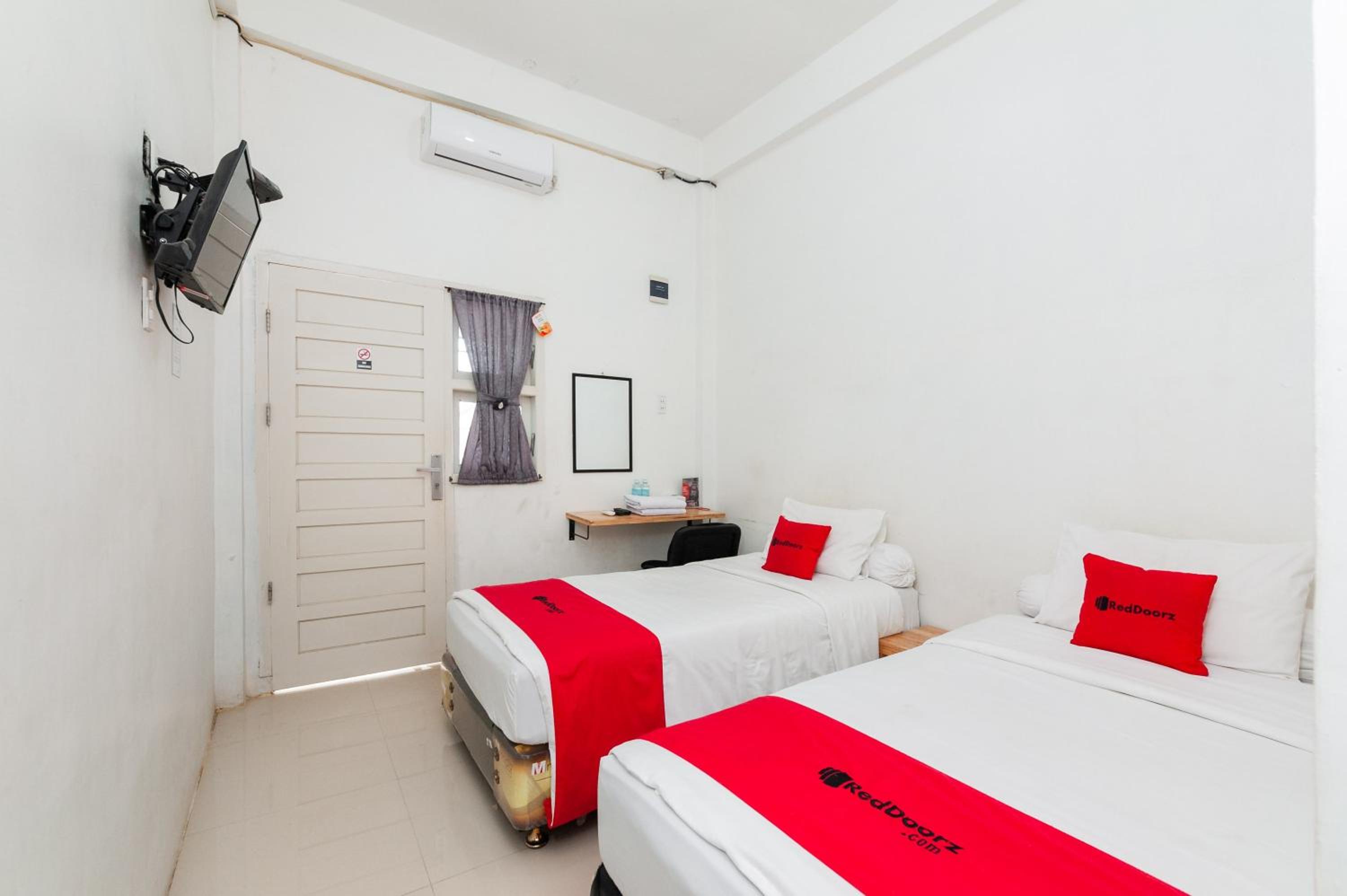 Twin Room - Photo 1
