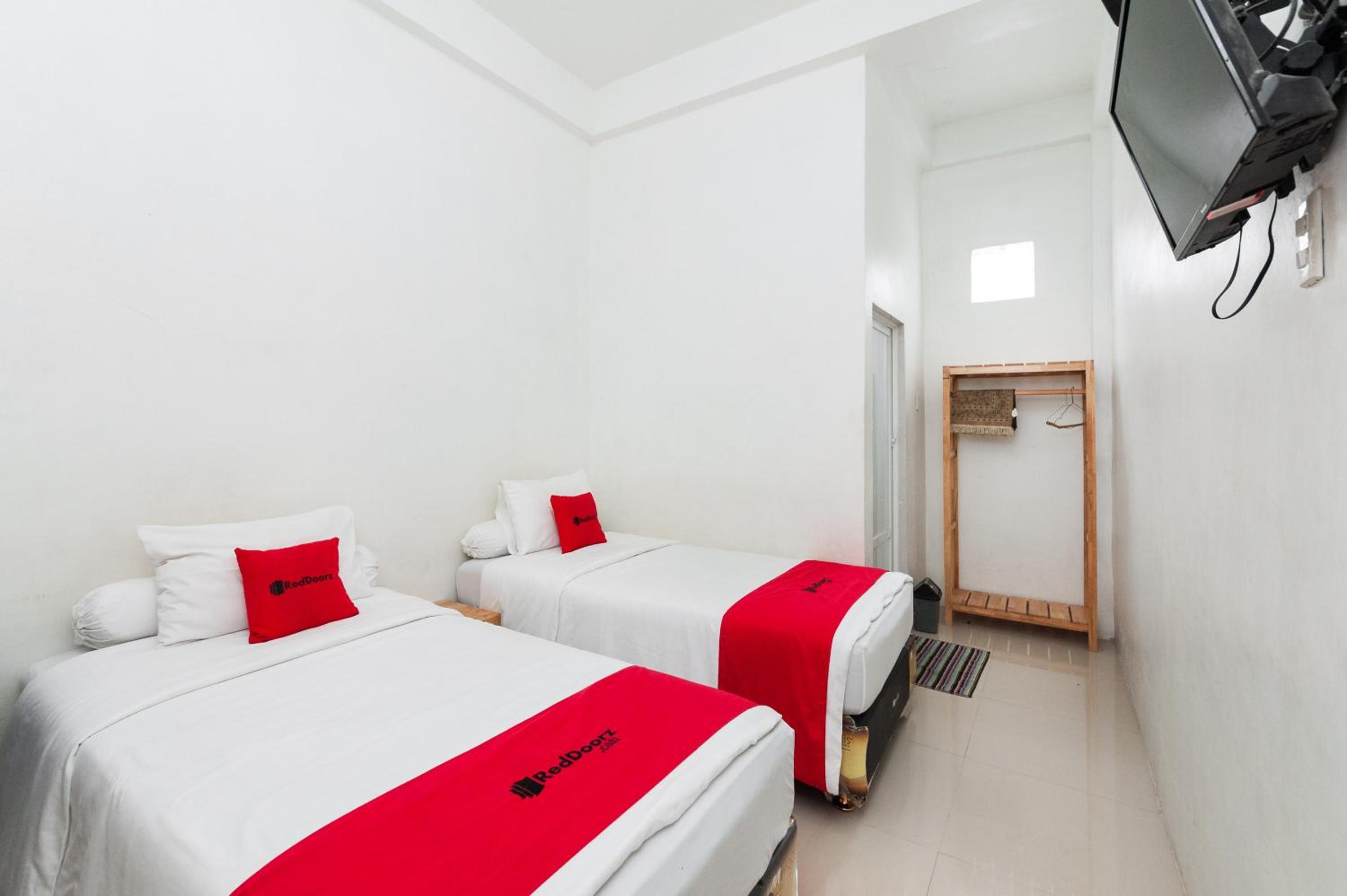 Twin Room - Photo 3