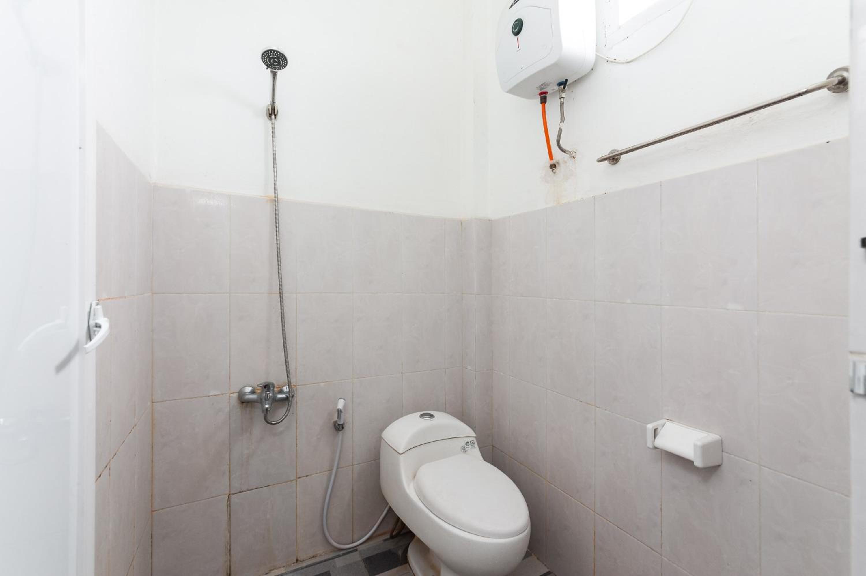 Twin Room - Photo 4