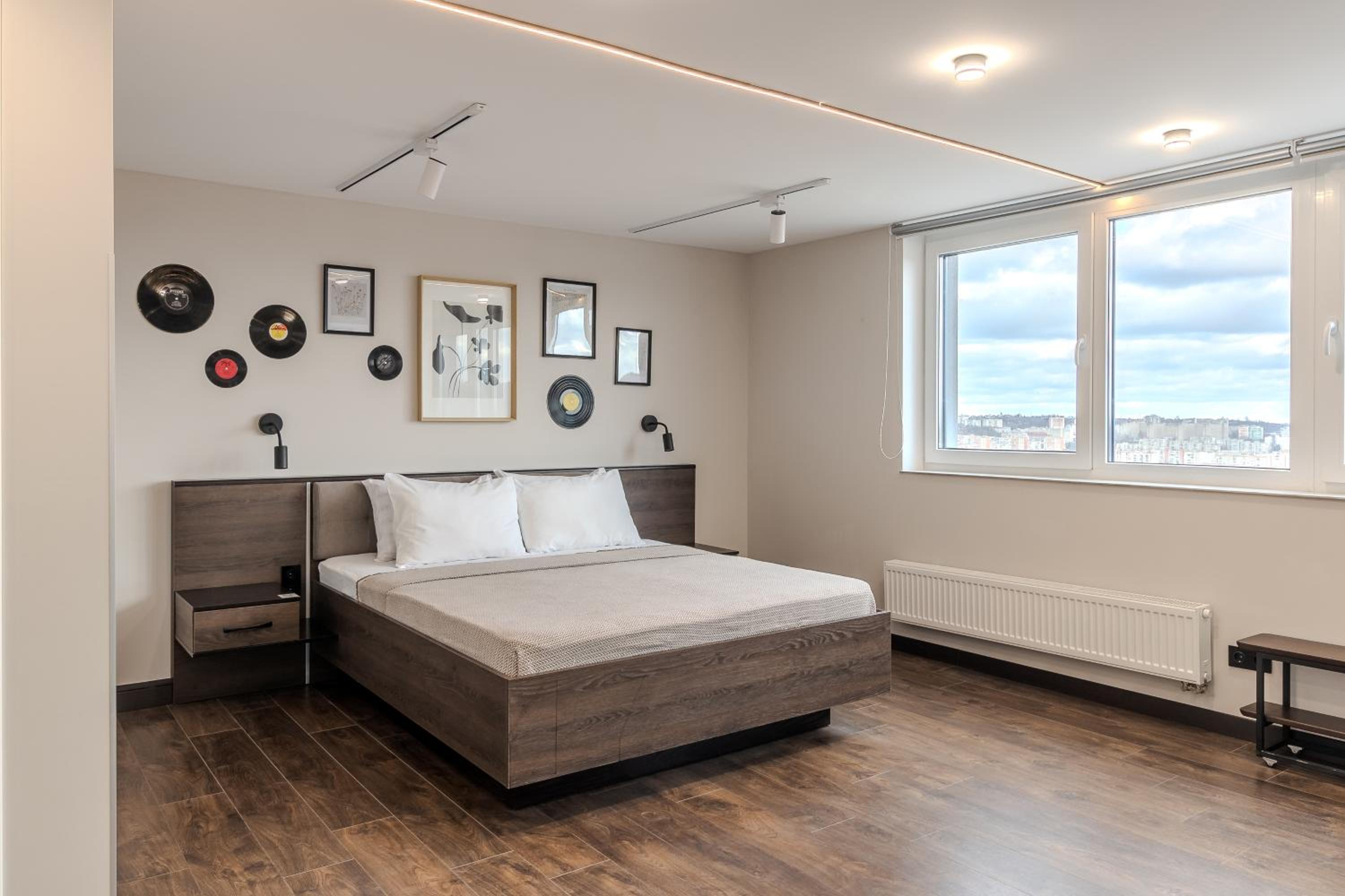 One-Bedroom Apartment