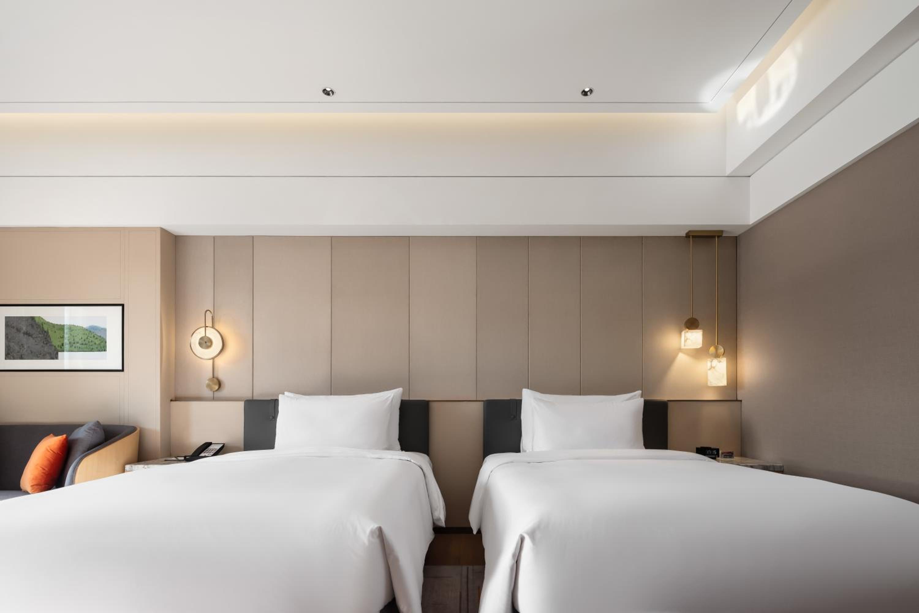 Executive Superior Double Room with Hot Pool and Lake View - Photo 2
