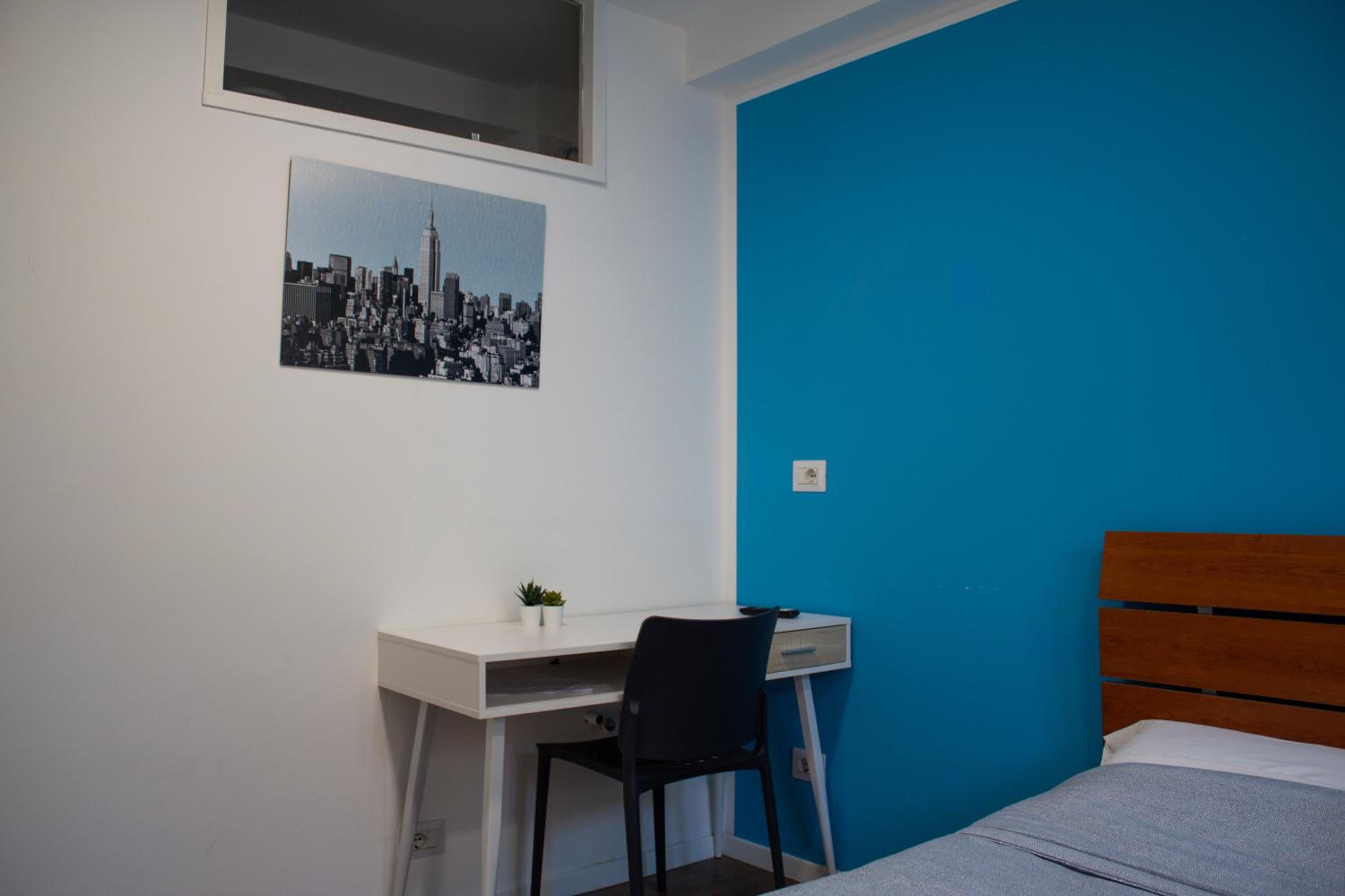 One-Bedroom Apartment photo 2