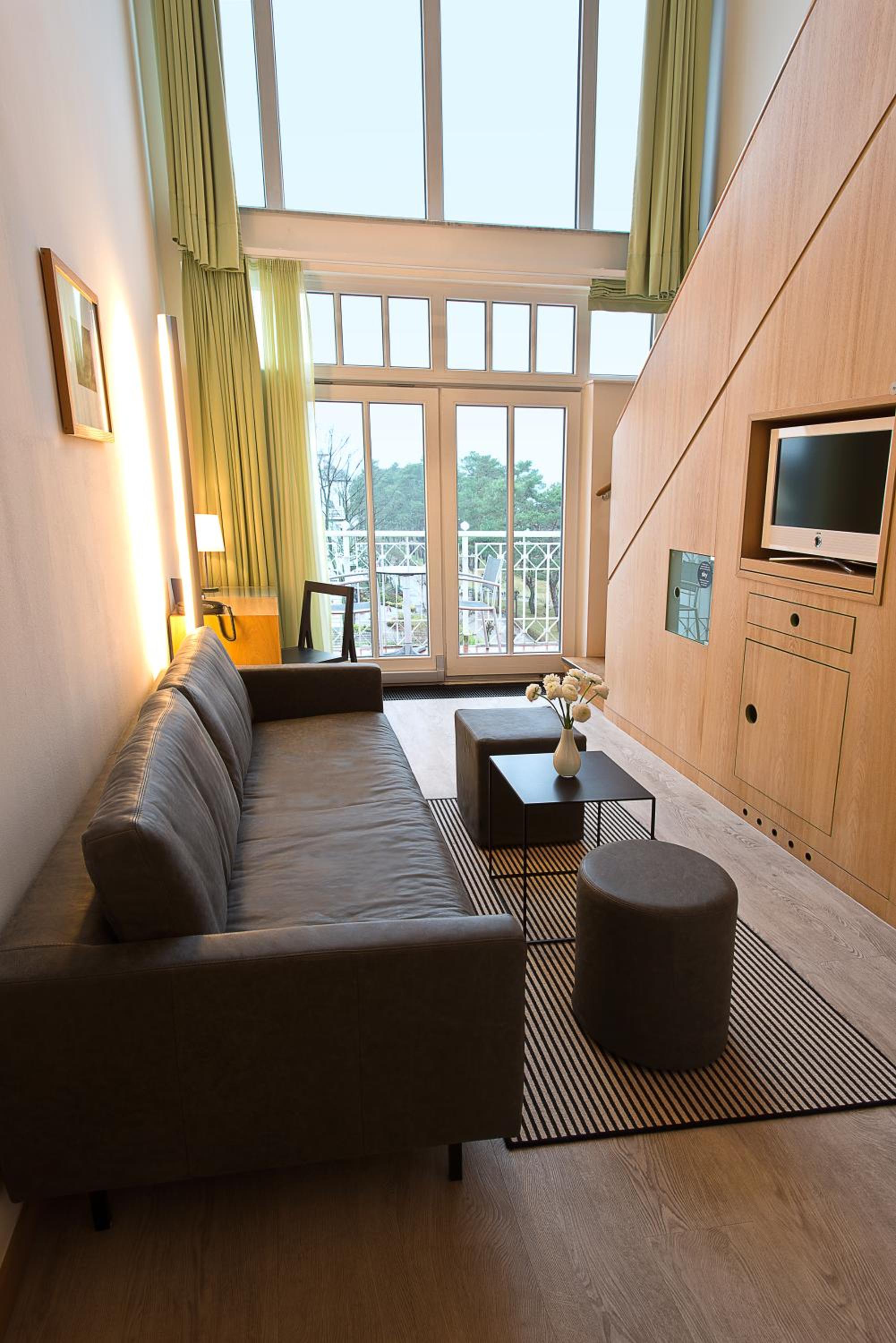 Maisonette with Balcony - Side Sea View - Photo 4