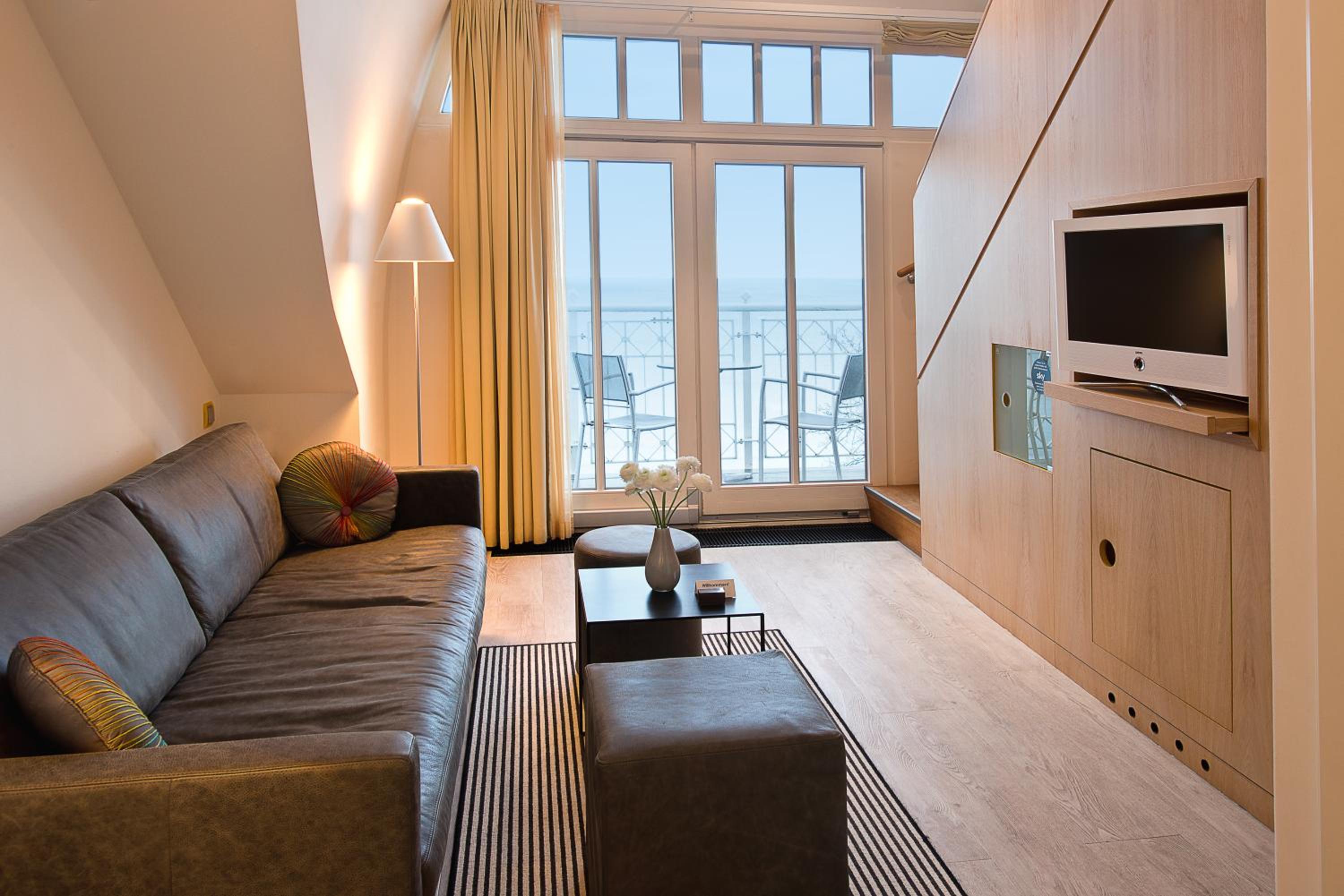 Maisonette with Balcony - Side Sea View - Photo 3