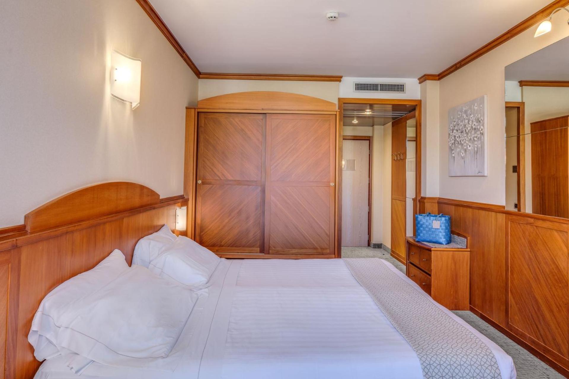 Standard Double or Twin Room with Small Balcony - Annex photo 2