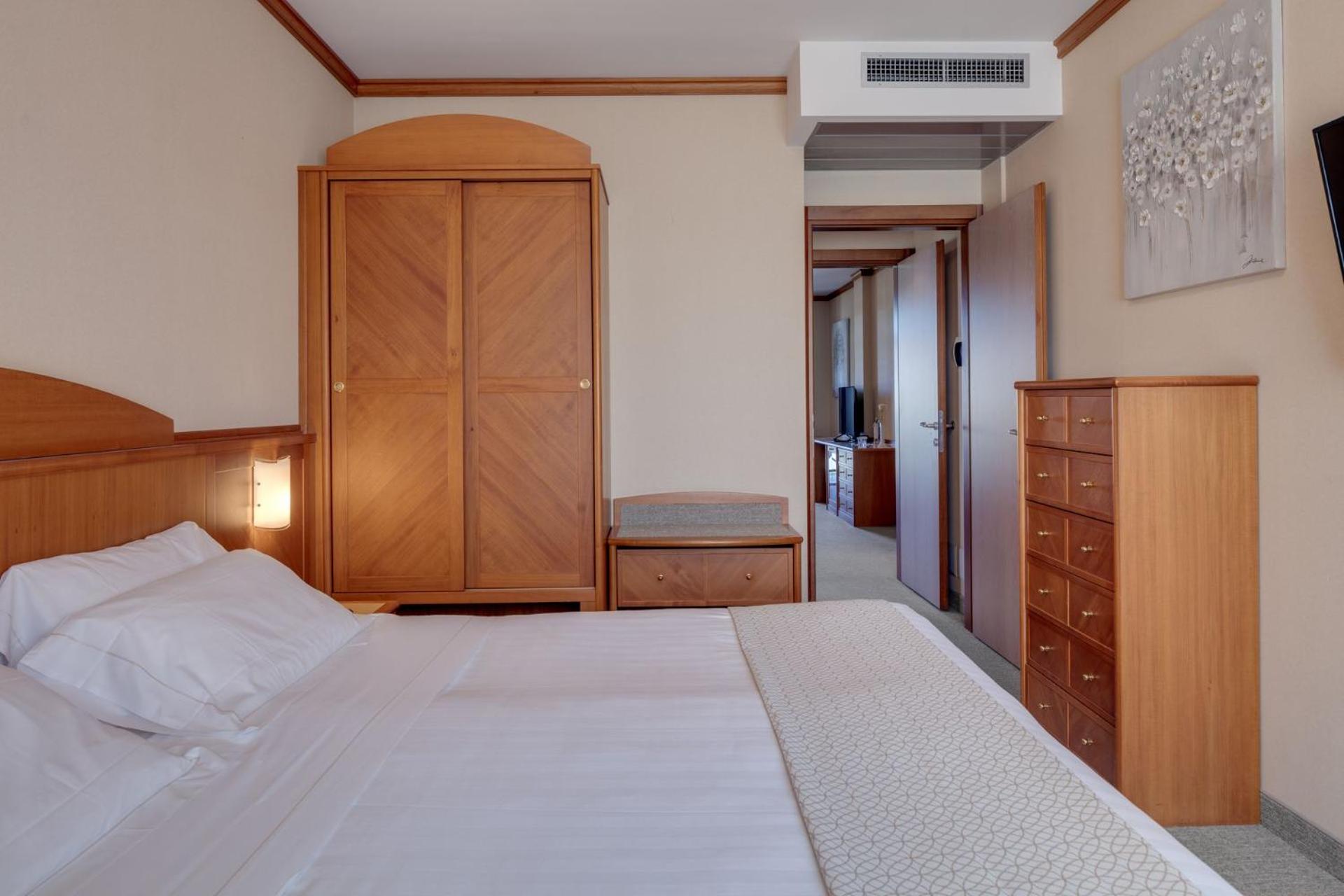 Suite - Annex - Photo 7