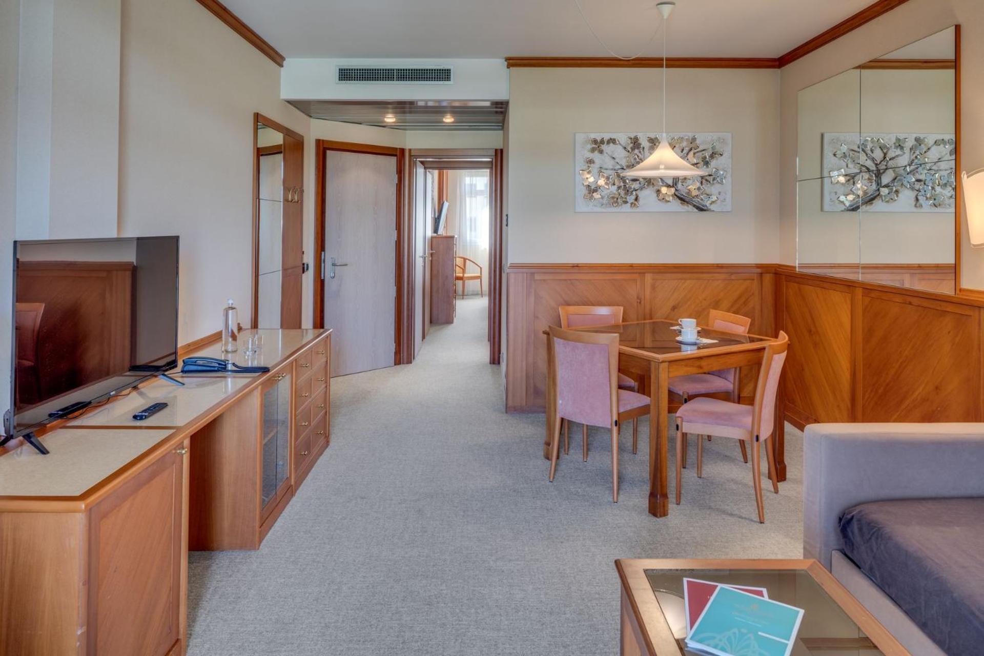 Suite - Annex - Photo 6