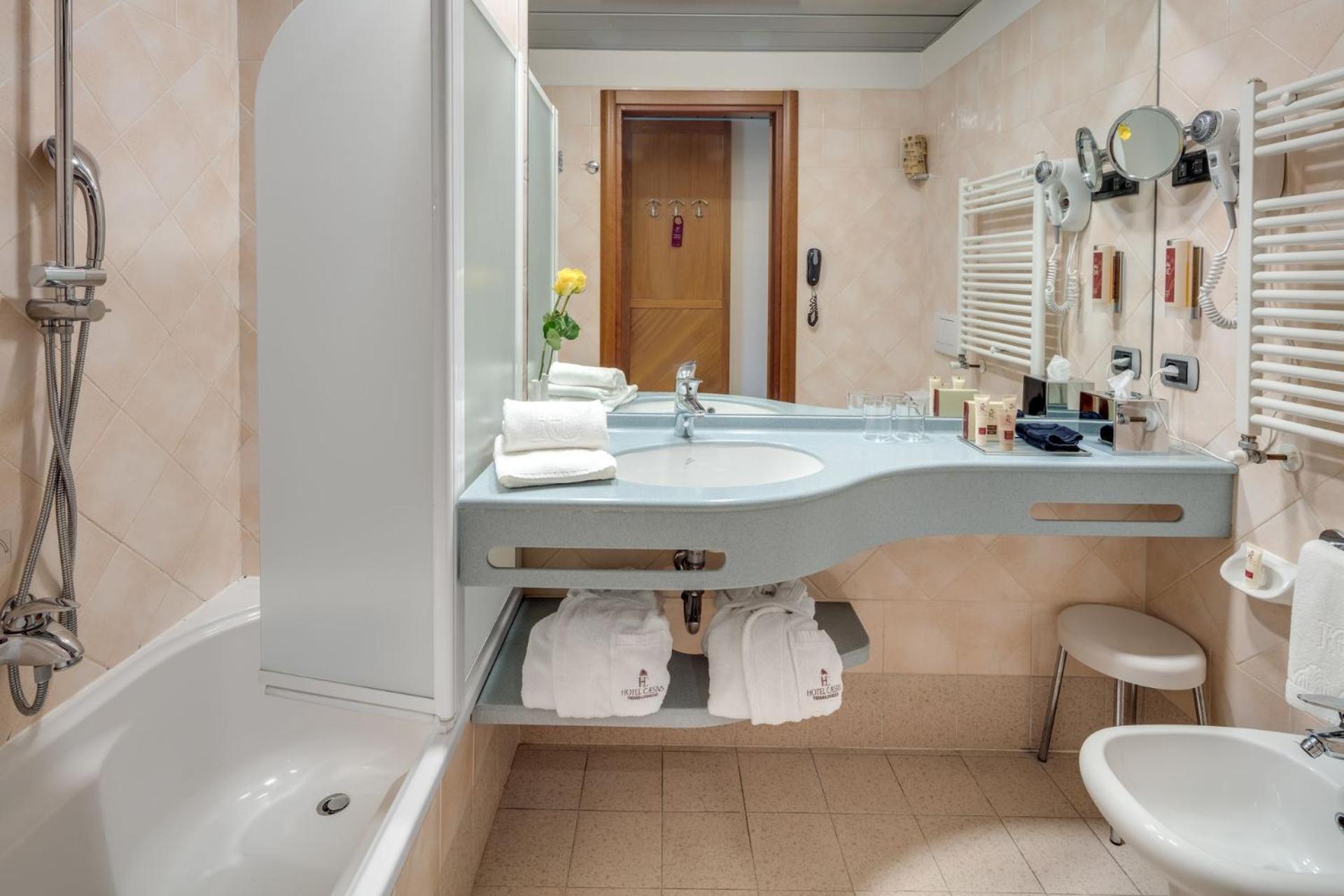 Standard Double or Twin Room with Small Balcony - Annex photo 3