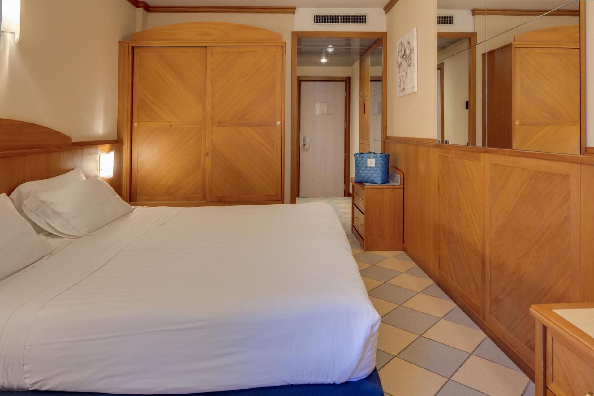 Standard Double or Twin Room with Terrace/Balcony - Annex photo 3